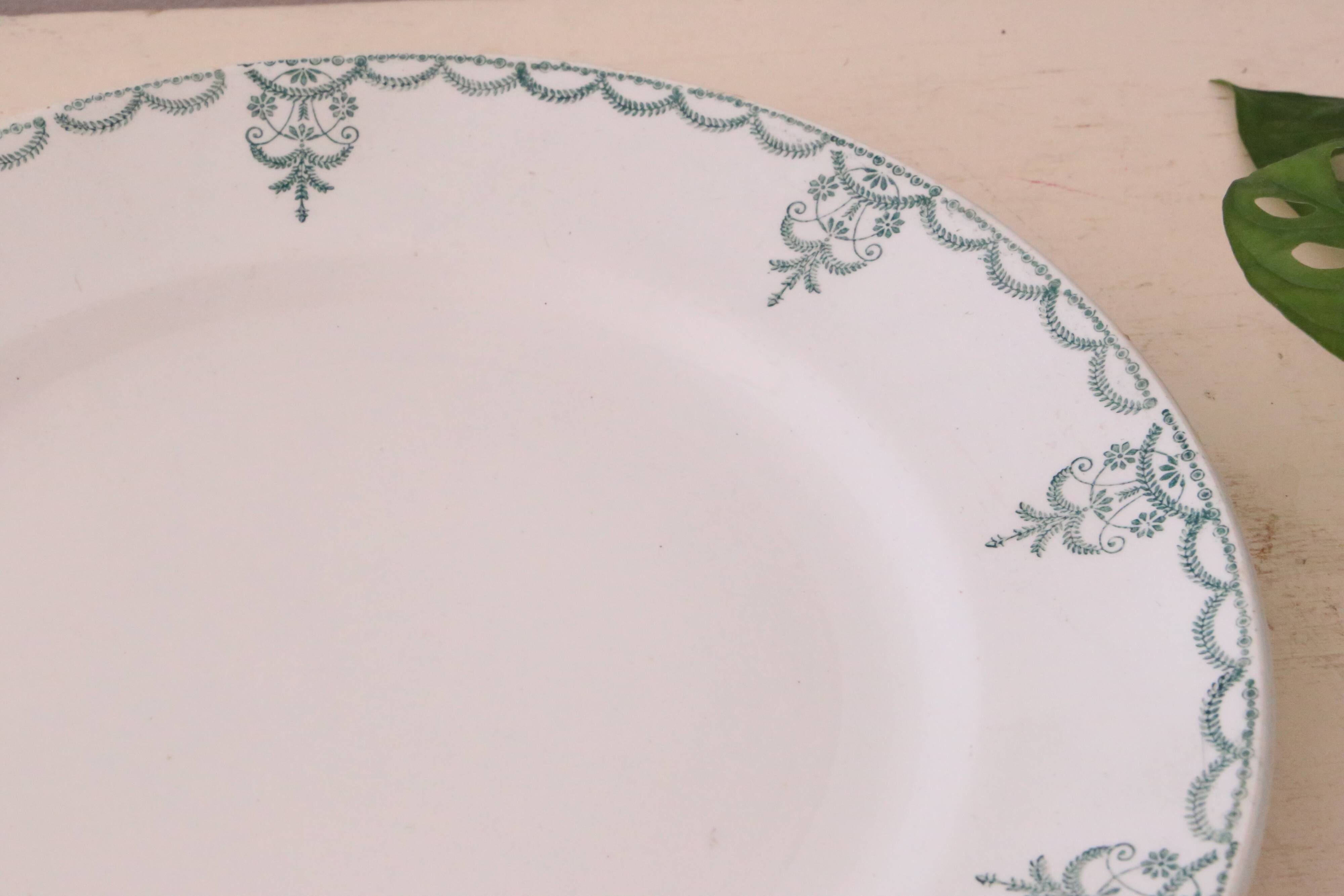 Iron earth dish, round, Moulin des Loups