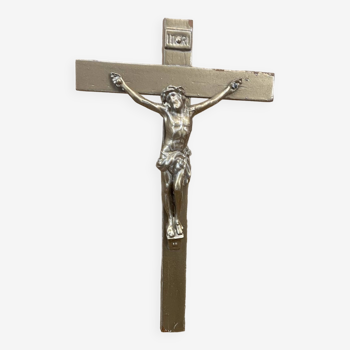Crucifix en bois doré