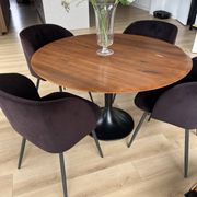 Dining table in walnut AM.PM