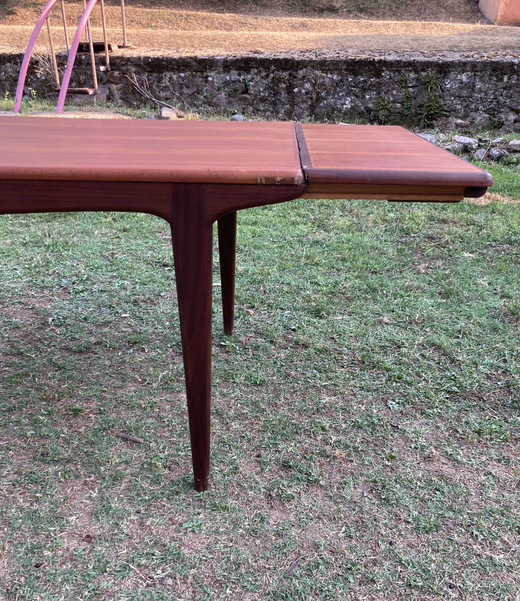 SCANDINAVIAN DINING TABLE "JOHANNES ANDERSEN".