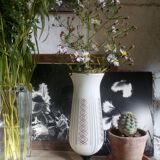 Vase à pied en opaline, années 50