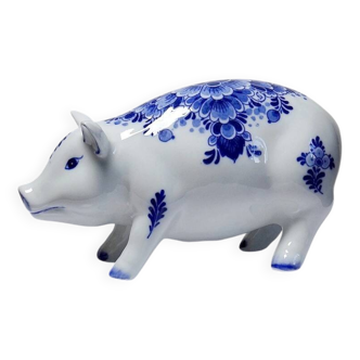Small vintage Dutch porcelain Delft blue pig collection