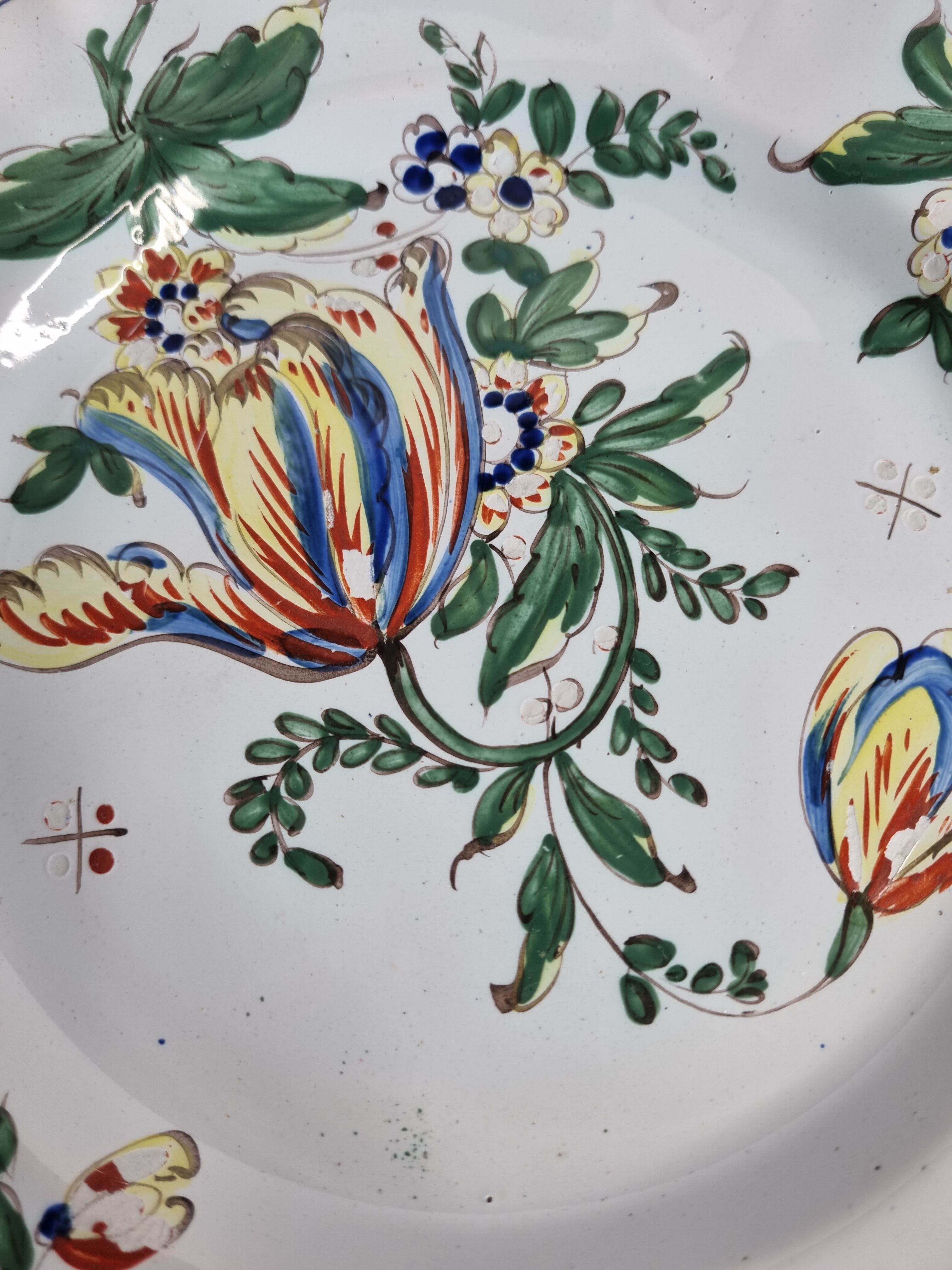 Ancient plate in earthenware of Moustiers 18th, 19th