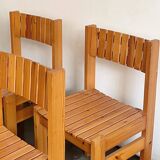 Set de 6 chaises rationalistes en pin massif, Espagne, années 1970.