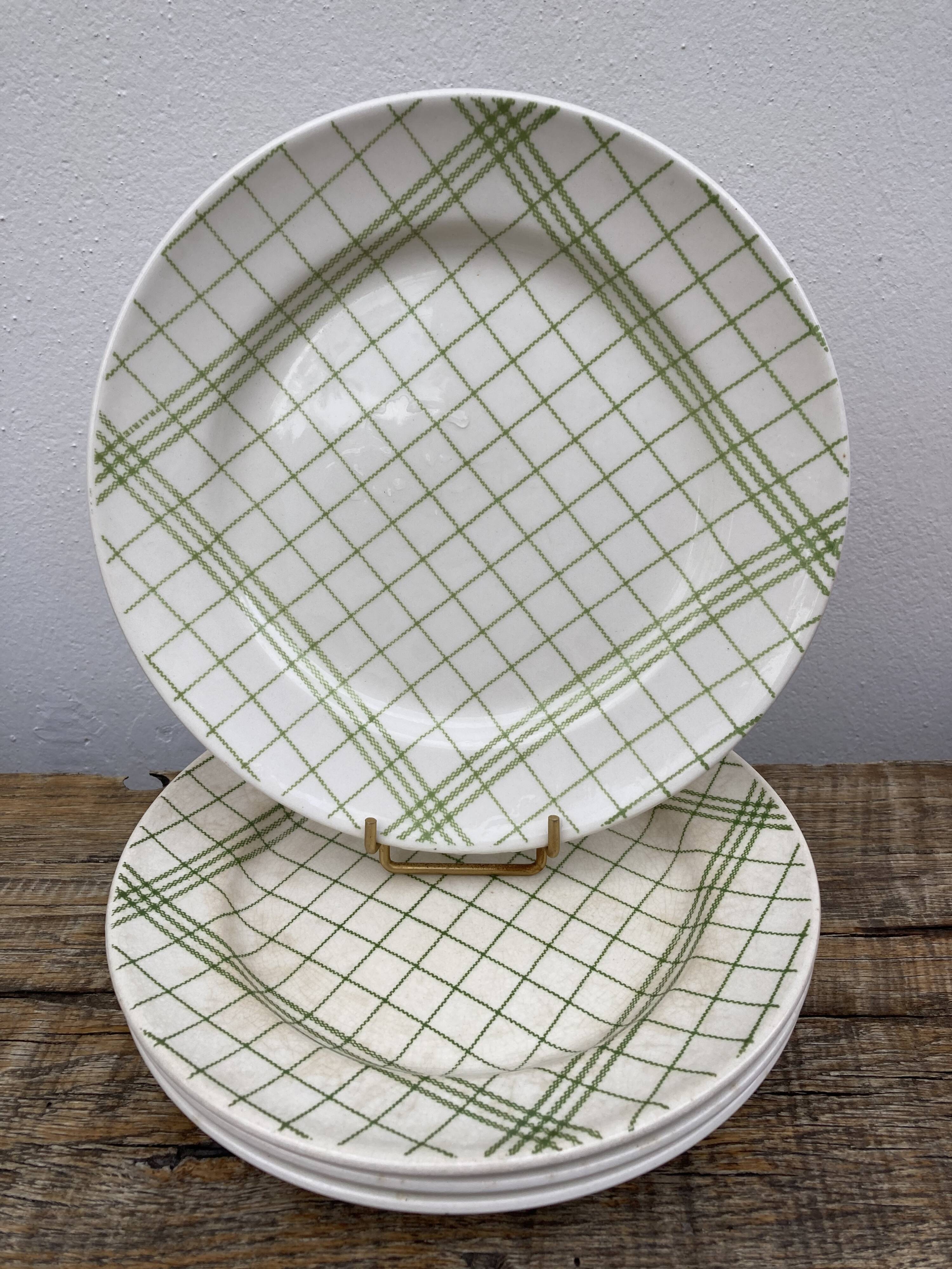 4 flat plates Gien tea towel pattern
