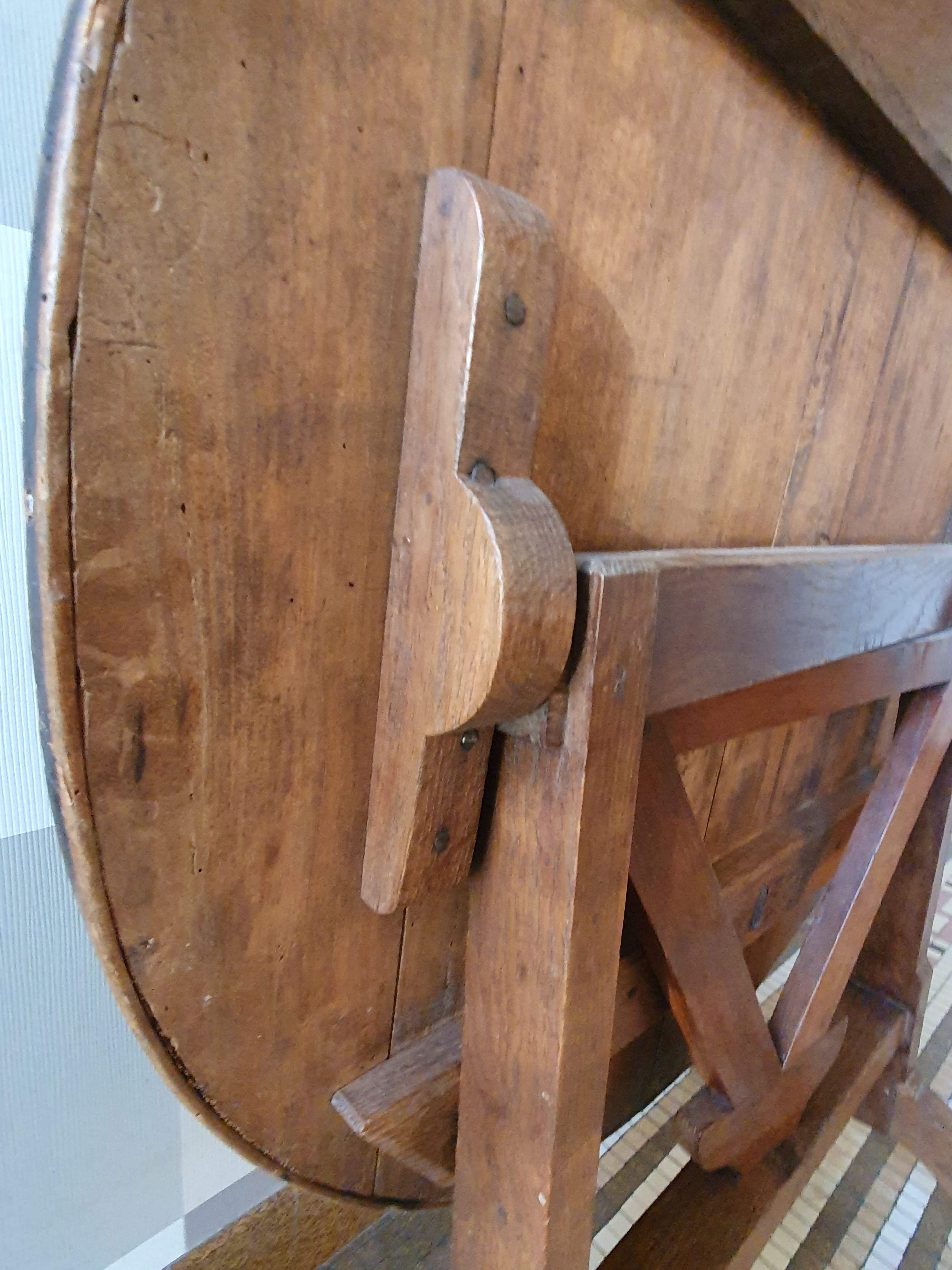 Oak winegrower's table