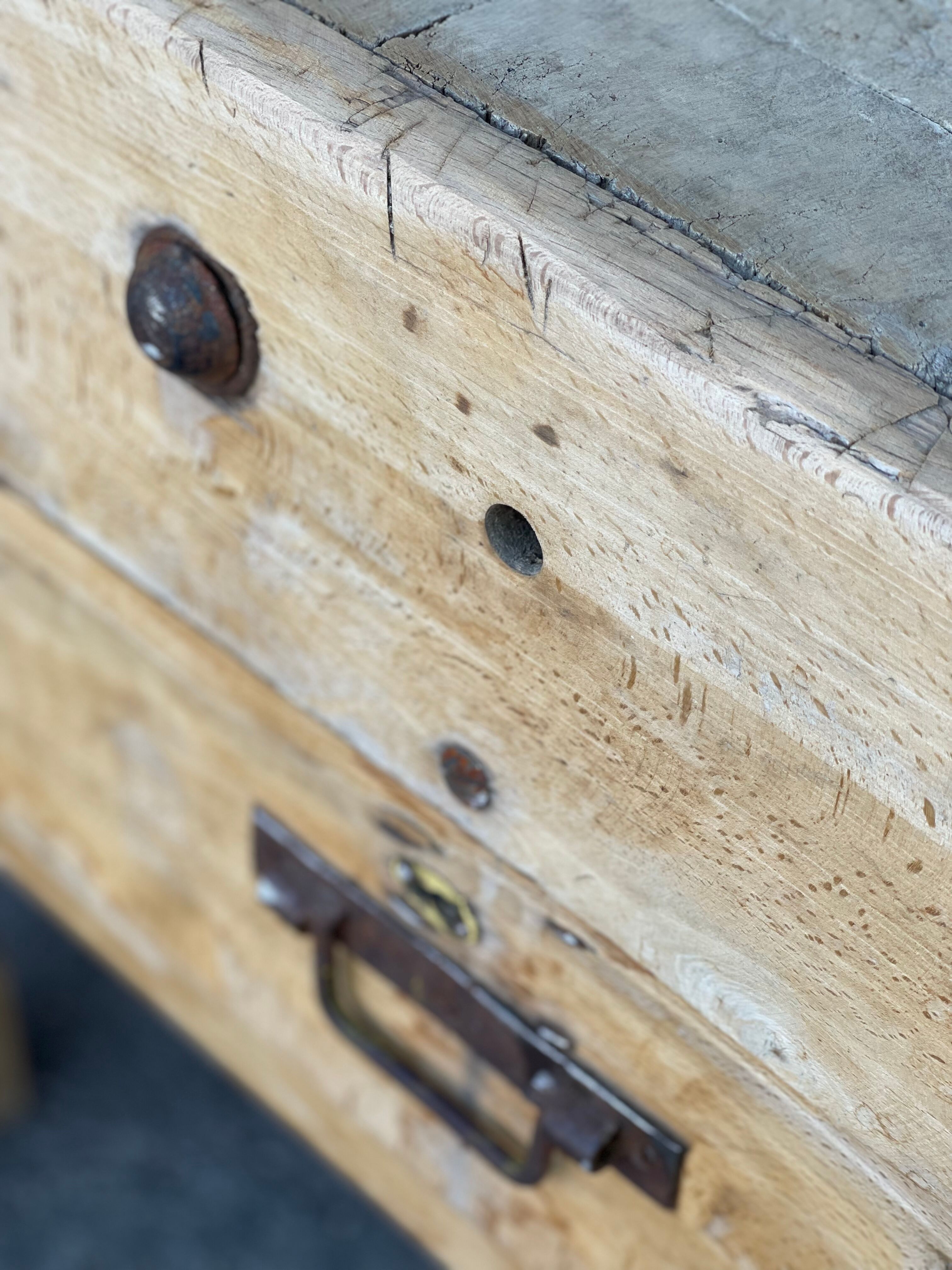 Small log workbench of Butchery solid wood 1930 ́