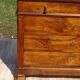 Commode en noyer de style et époque Louis Philippe