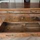 Importante commode Louis-Philippe en noyer patiné, XIXᵉ siècle