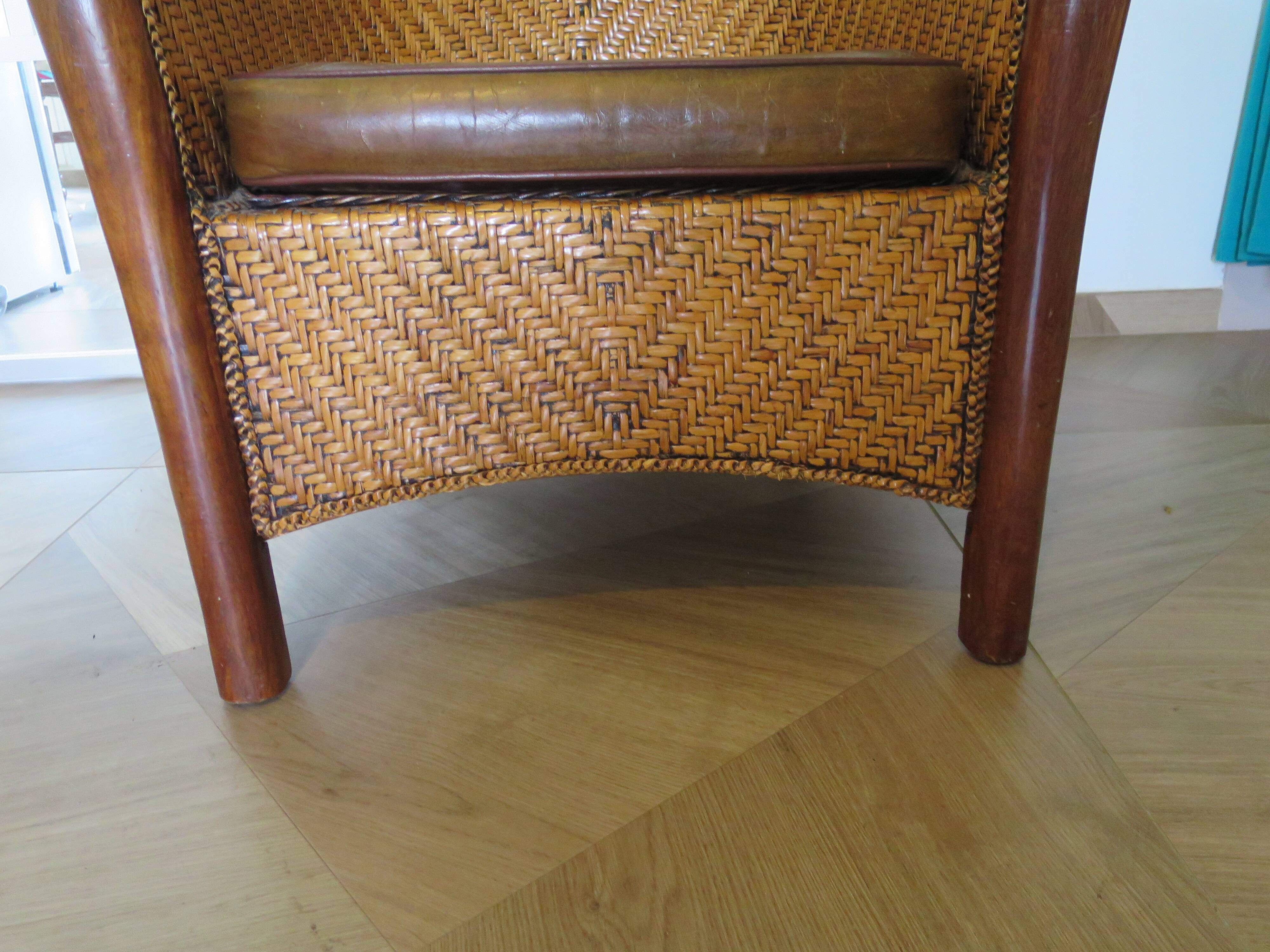 Fauteuil Style Colonial-Rotin tressé-Vintage-coussin simili cuir