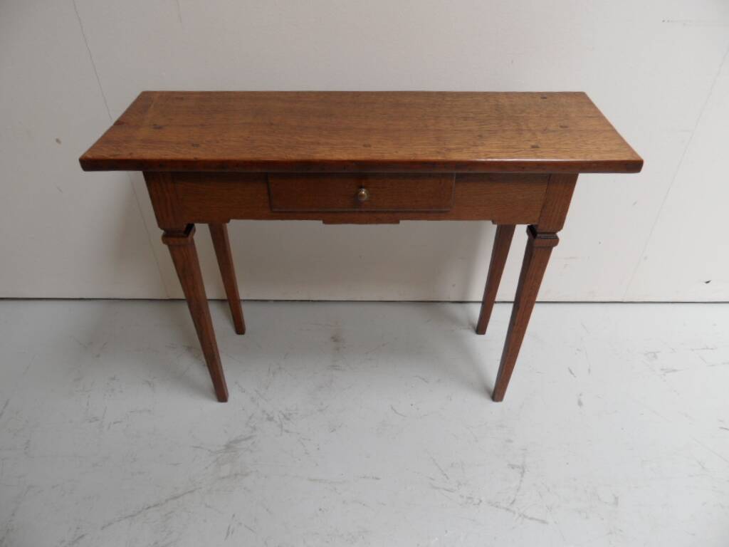 Antique oak sidetable