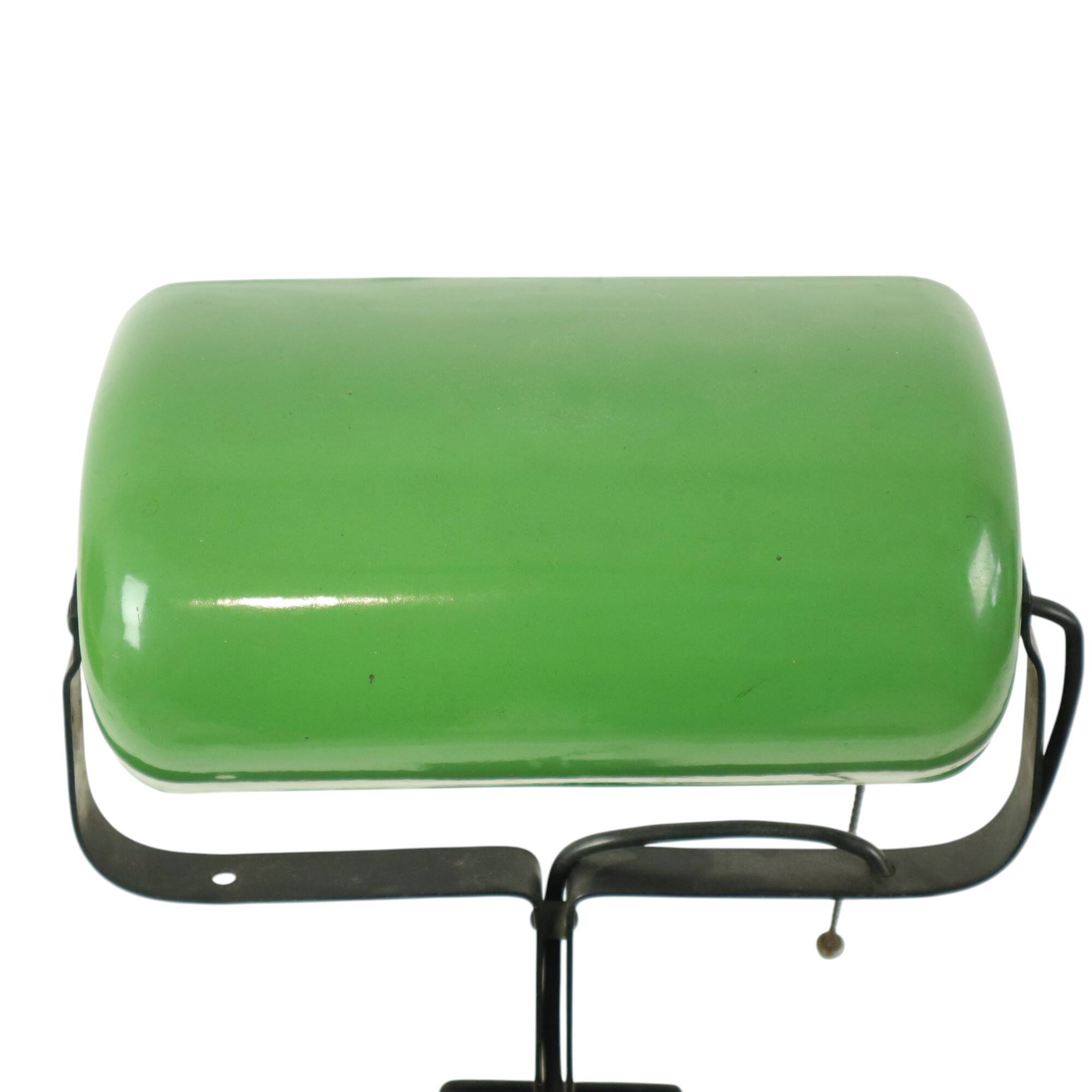 Lampe de bureau Bauhaus Notary Lamp Erpe Modèle 52 Émail vert