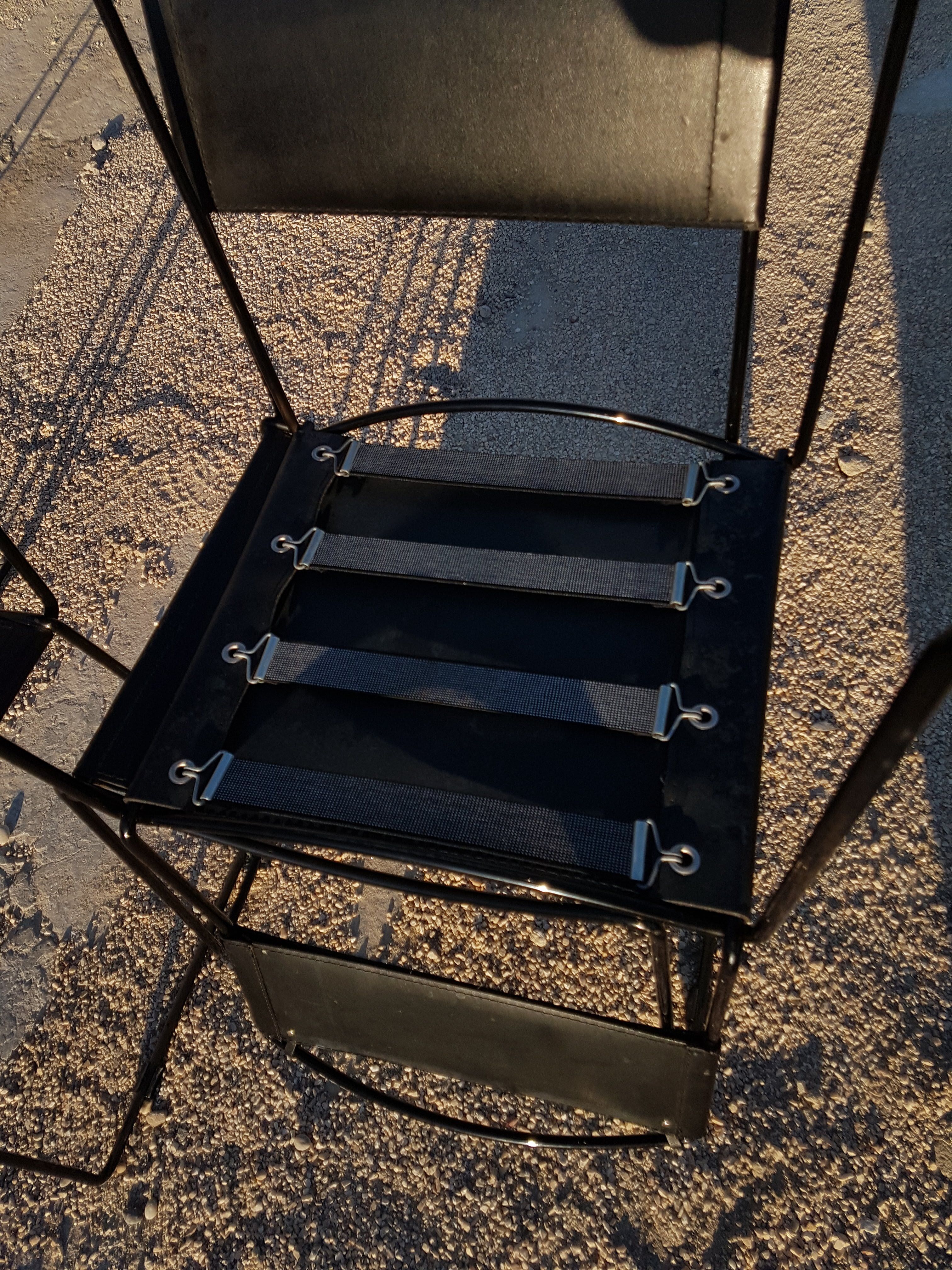 4 chaises  de Giandomenico Belotti