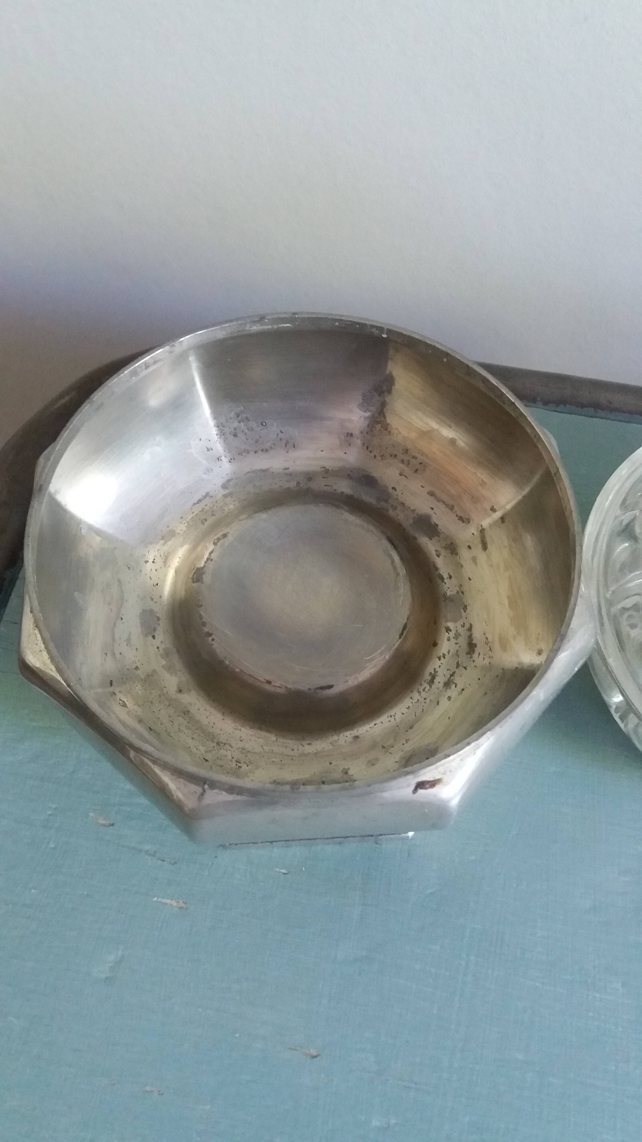 Flower vase in glass VMC Reims and pewter bowl from Manoir Paris