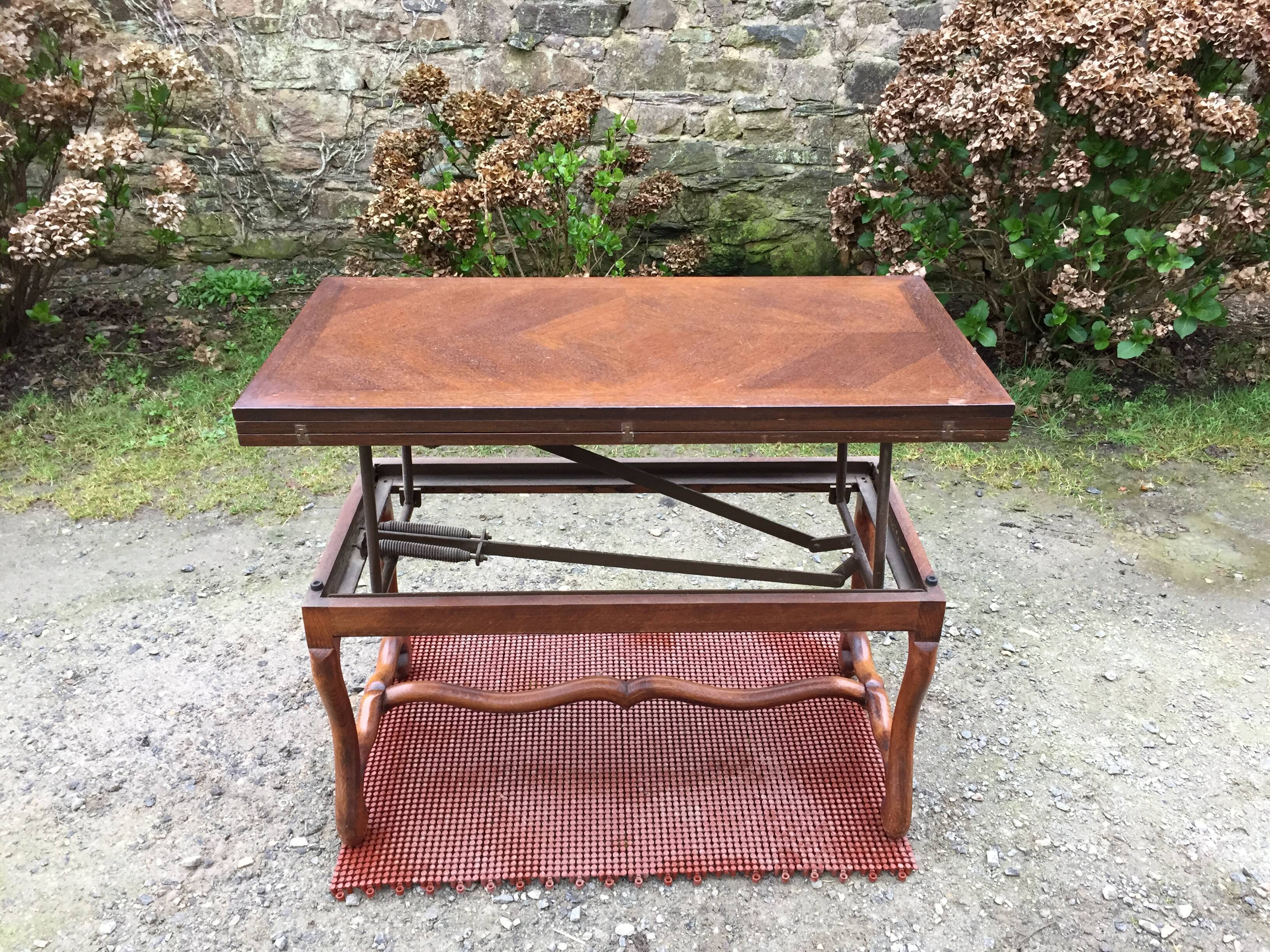 Modular vintage oak coffee table with Albert Ducrot's magical system