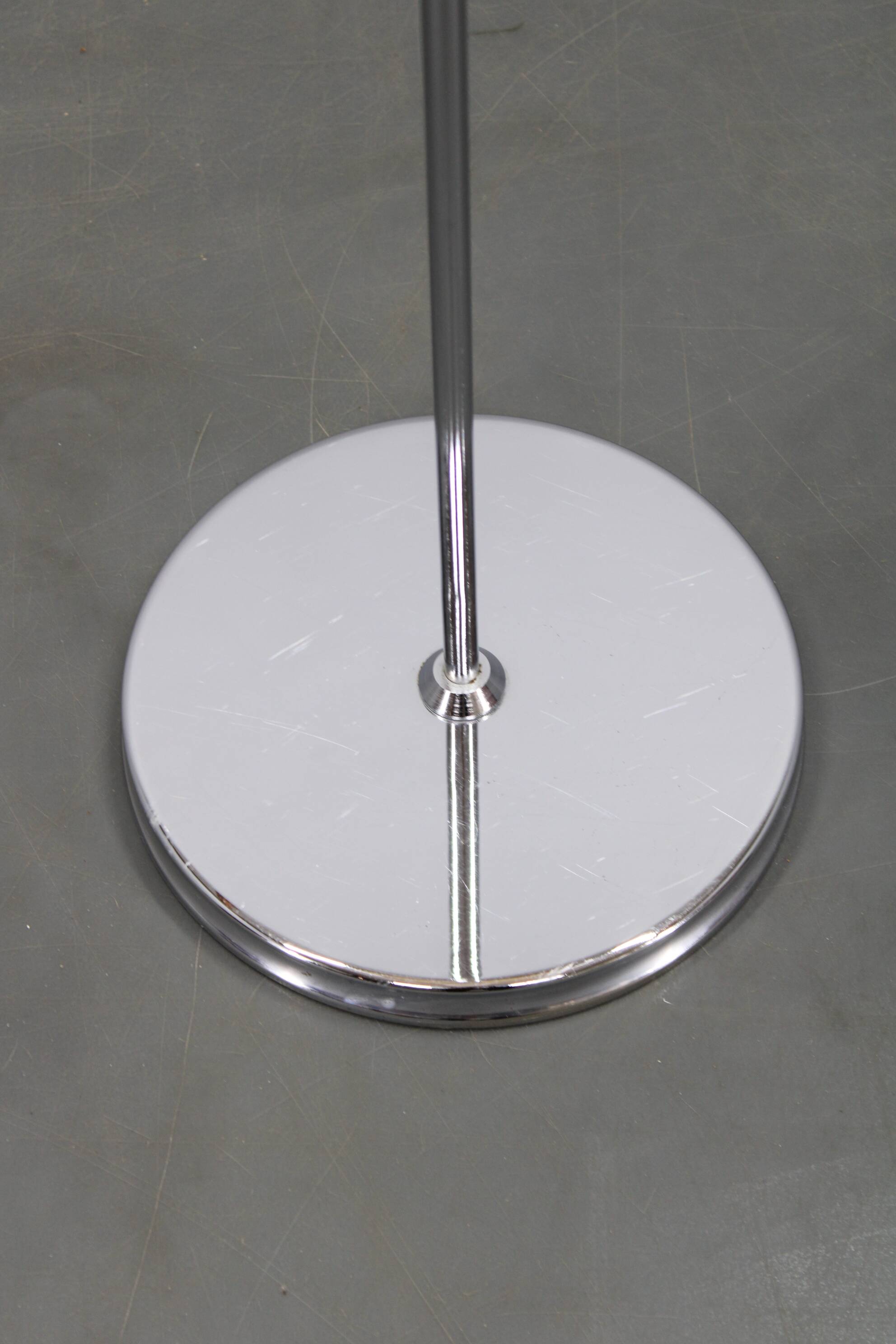 Guzzini Meblo floor lamp with plastic shade, Italy 1970 — Space Age chrome modern
