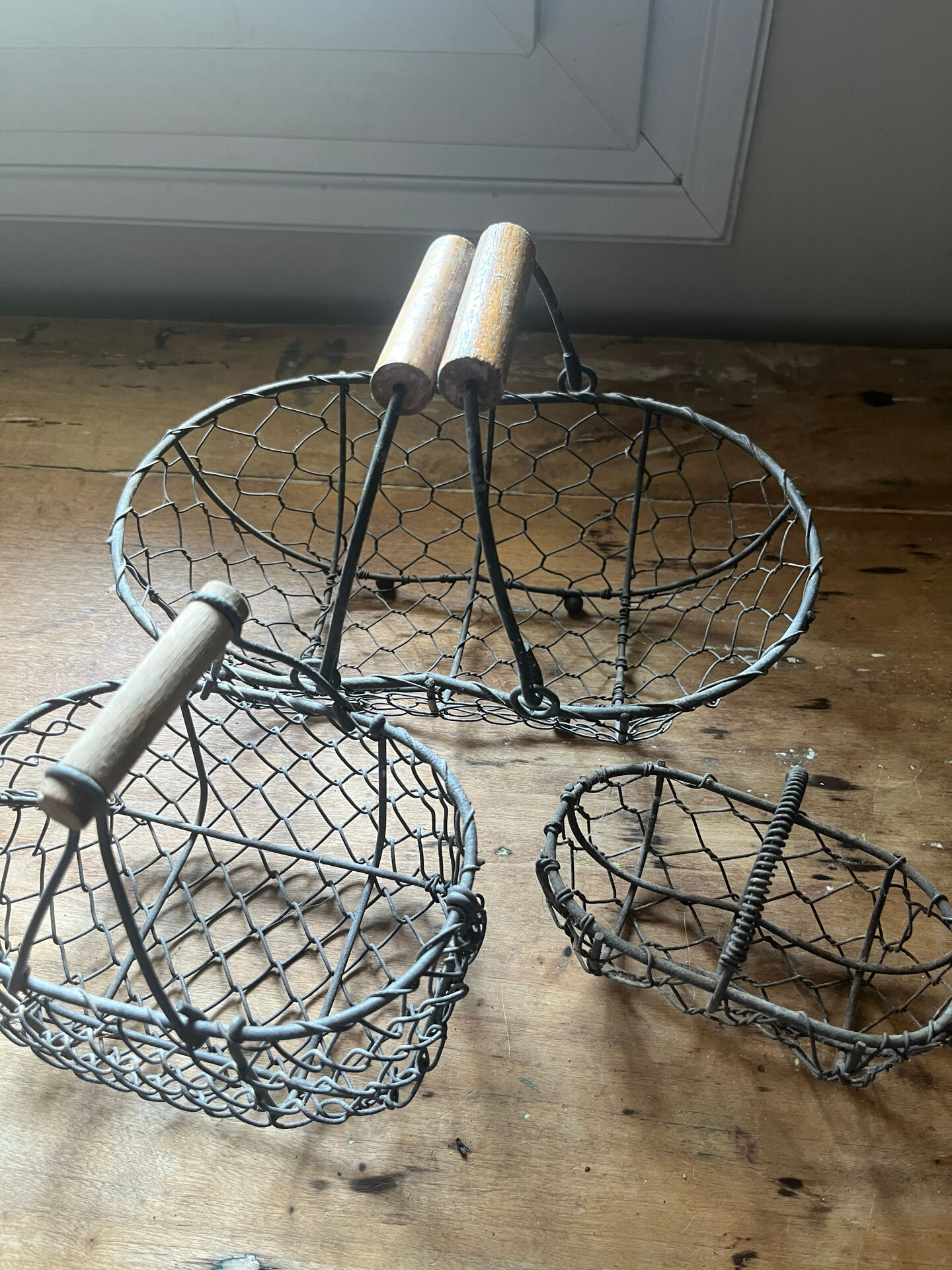 3 petits paniers à coquillages