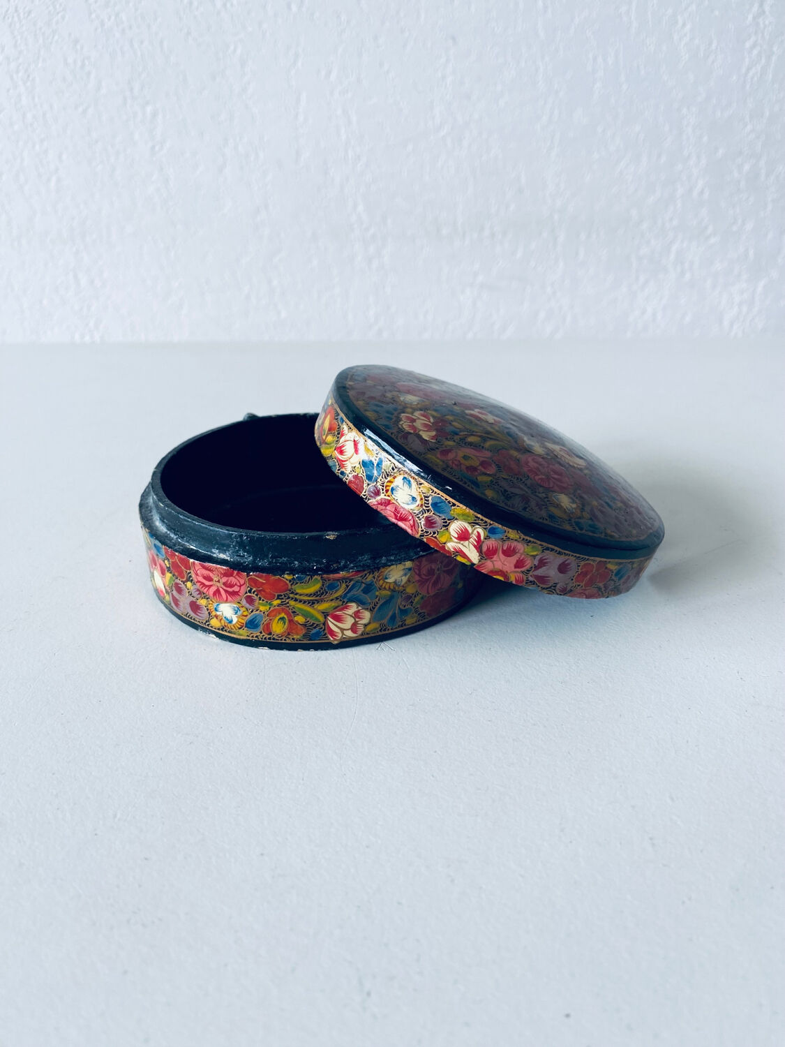 Indian papier-mâché box