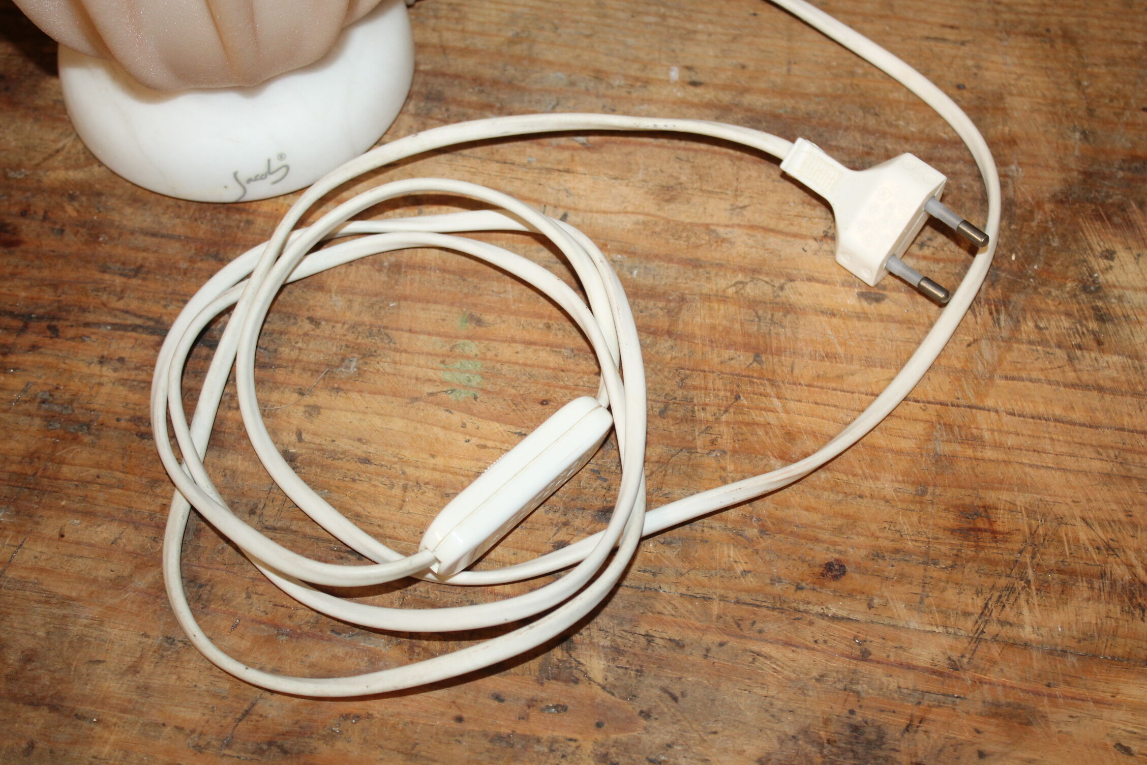 Former Georgia Jacob lamp model Ophélie