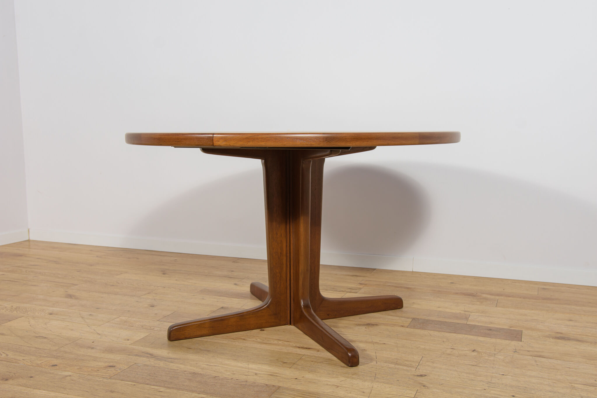 Mid-Century Teak Round Extending Dining Table, Denmark, 1960s