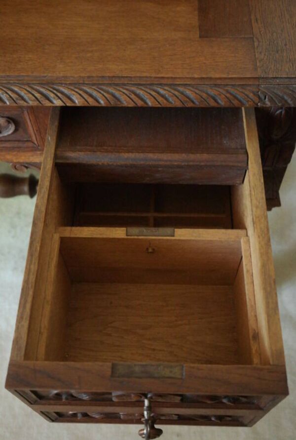 Bureau à caisse et gradin en chêne néo-Renaissance