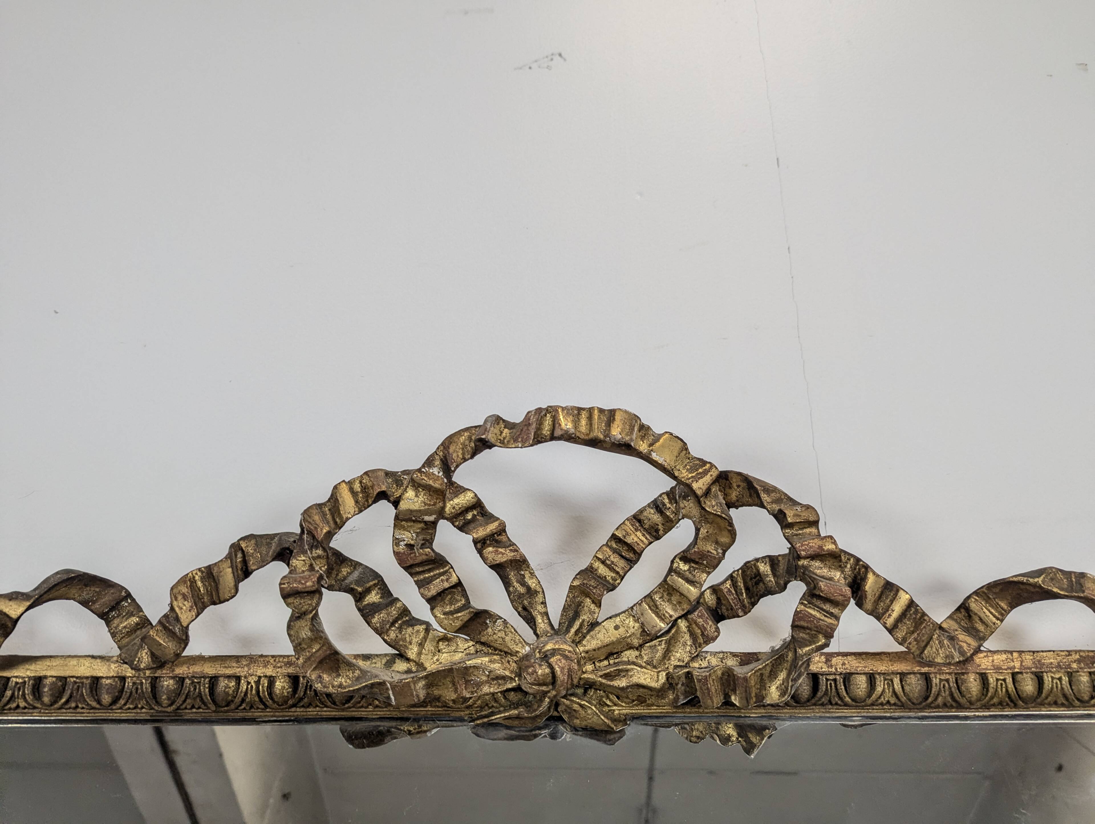 Golden wooden mirror with moulding from the Napoléon III period.