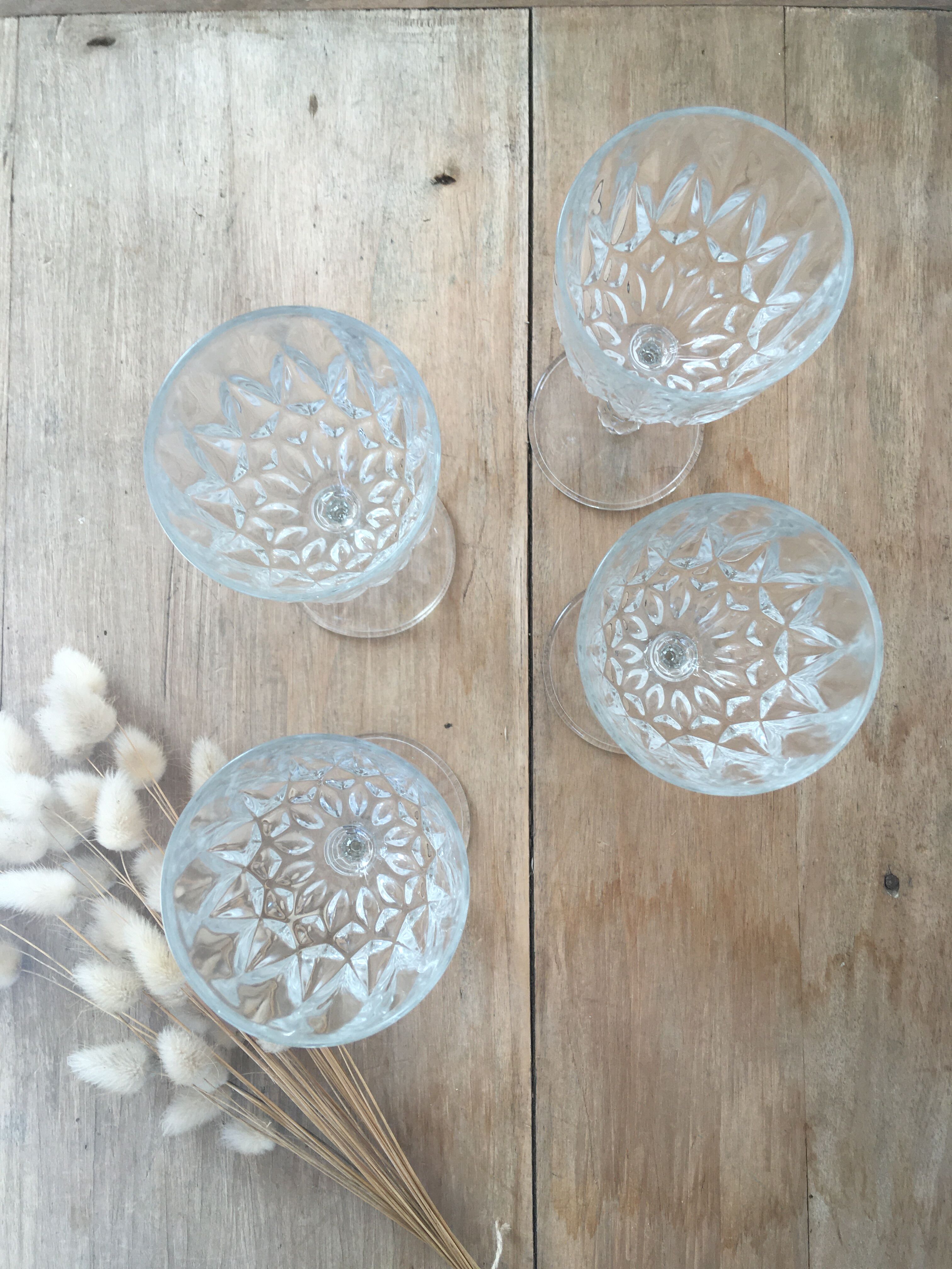 4 "diamond" foot glasses