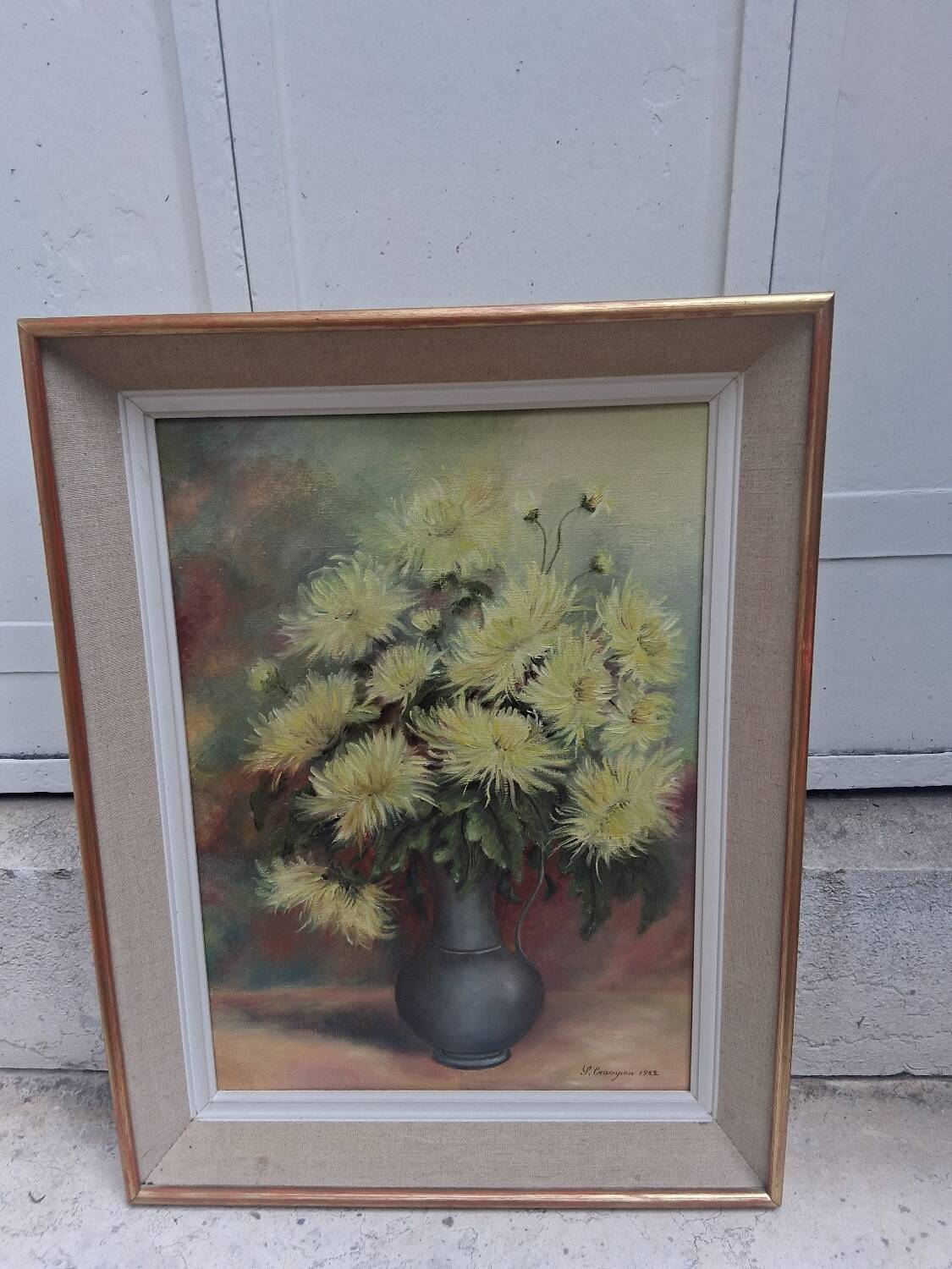 Table of yellow chrysanthemums