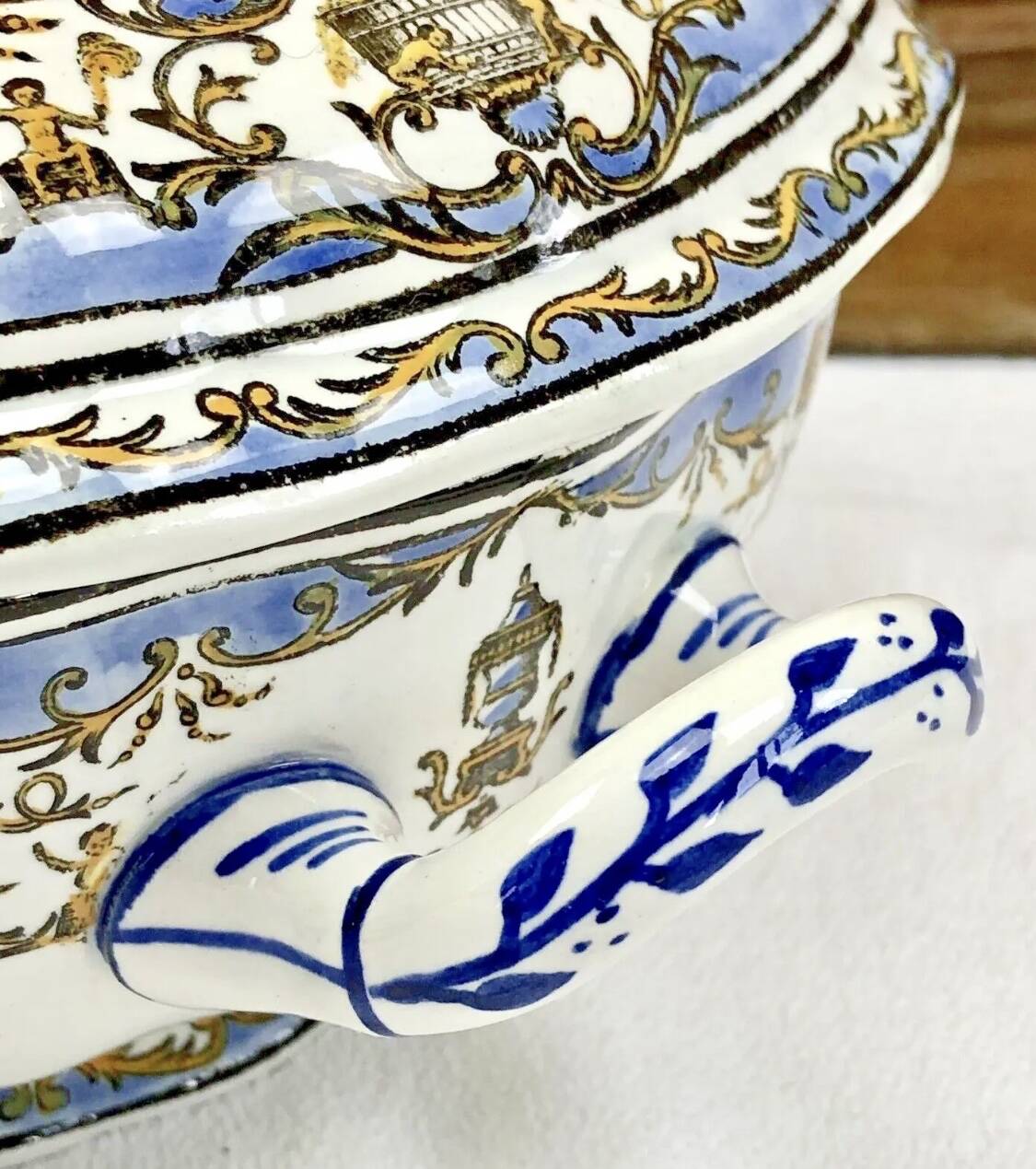 Vegetable dish small soup tureen Gien children at the Dionysus press 1941/1950