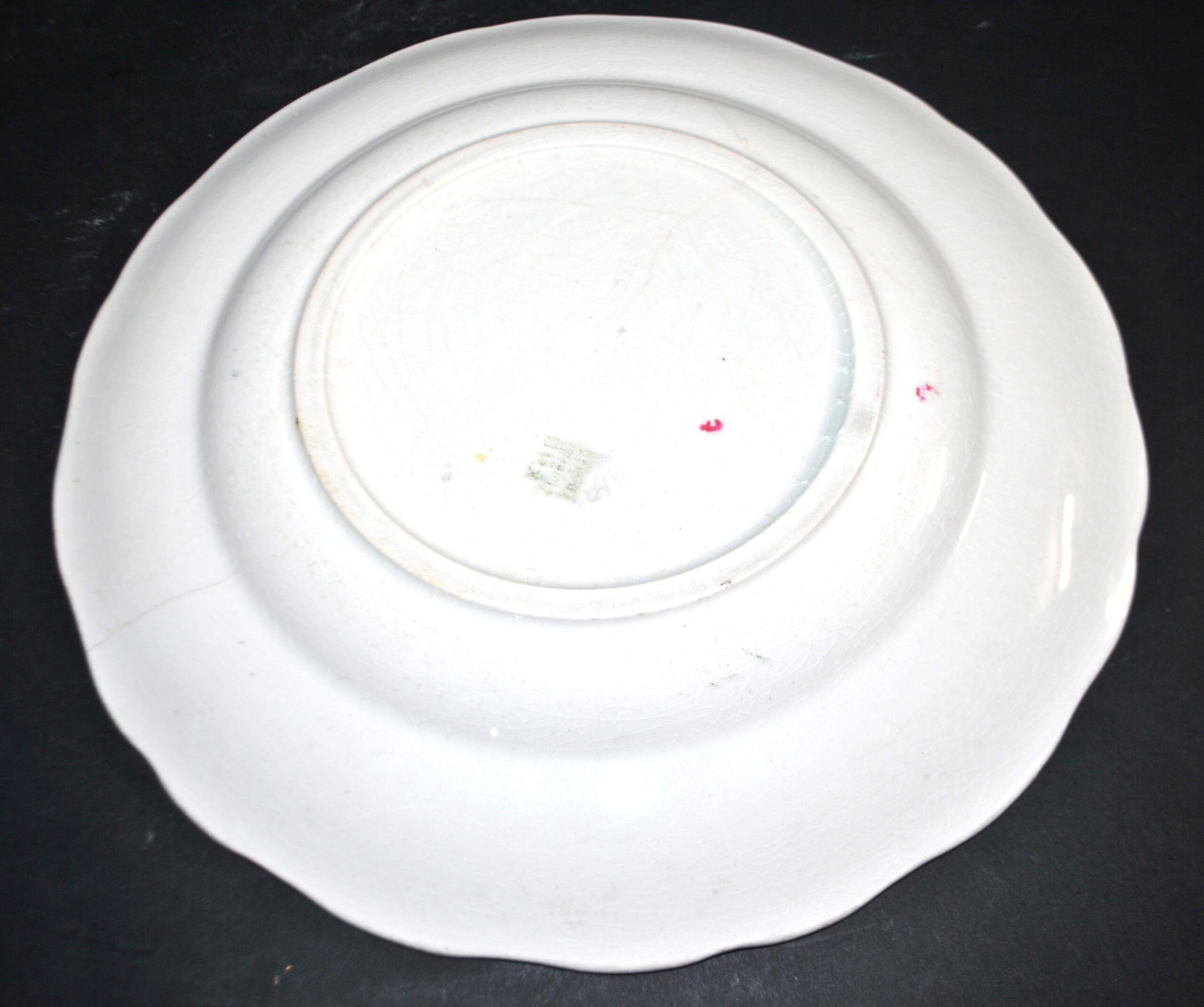 Assiette fleurie ancienne décor réverbère vieux Strasbourg en faïence KG Lunéville