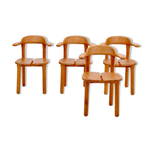 ensemble de quatre chaises