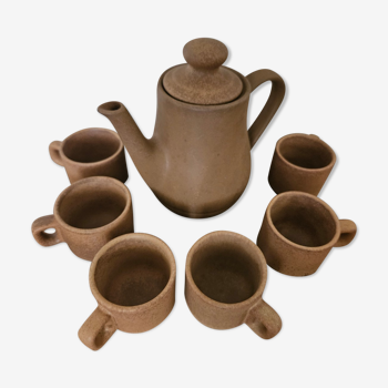 Coffee maker and its 6 stoneware cups