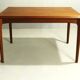 Table à manger en teck par Henning Kjaernulf, Danemark, années 1960.