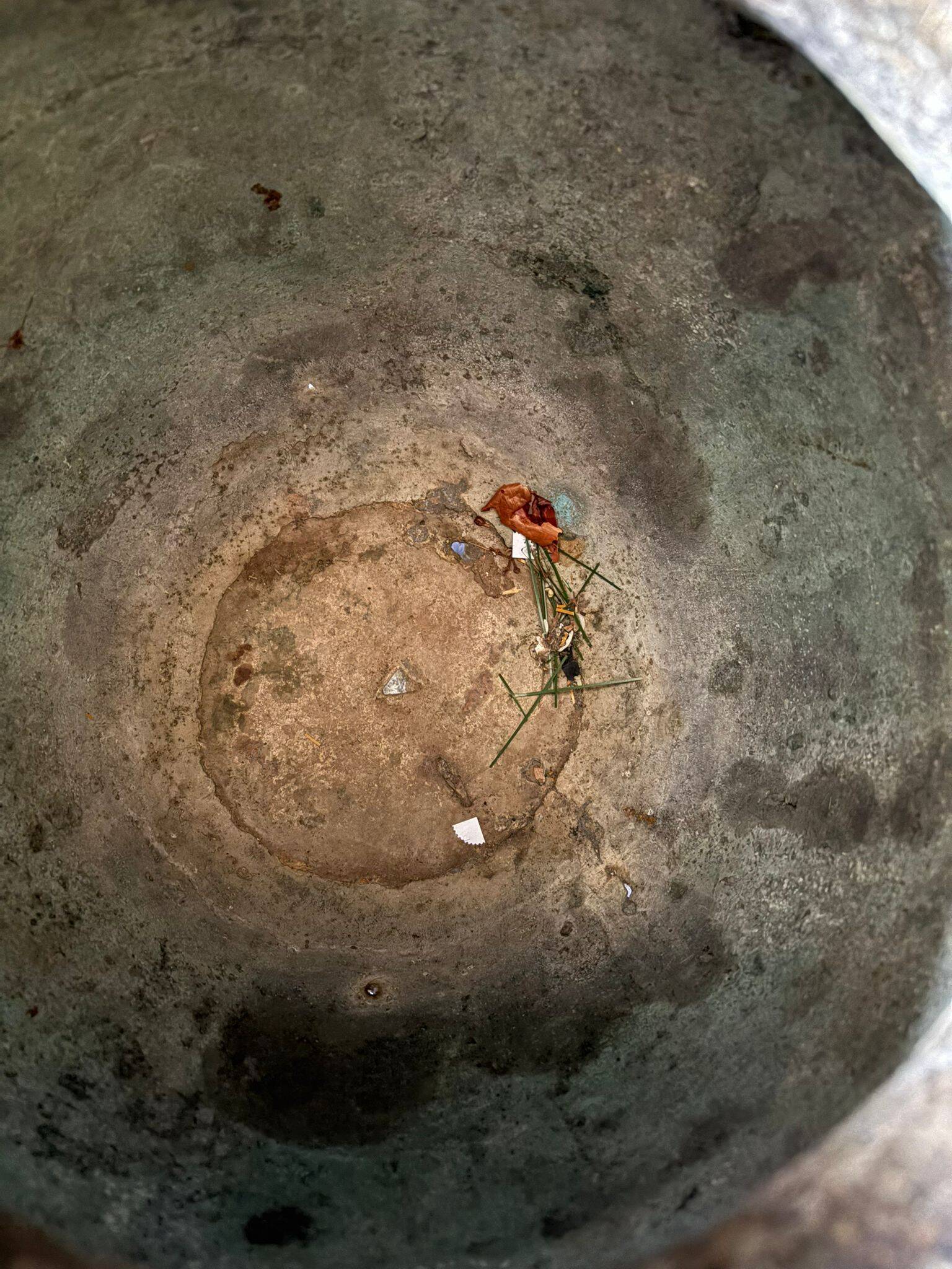 Chinese bronze baluster vase