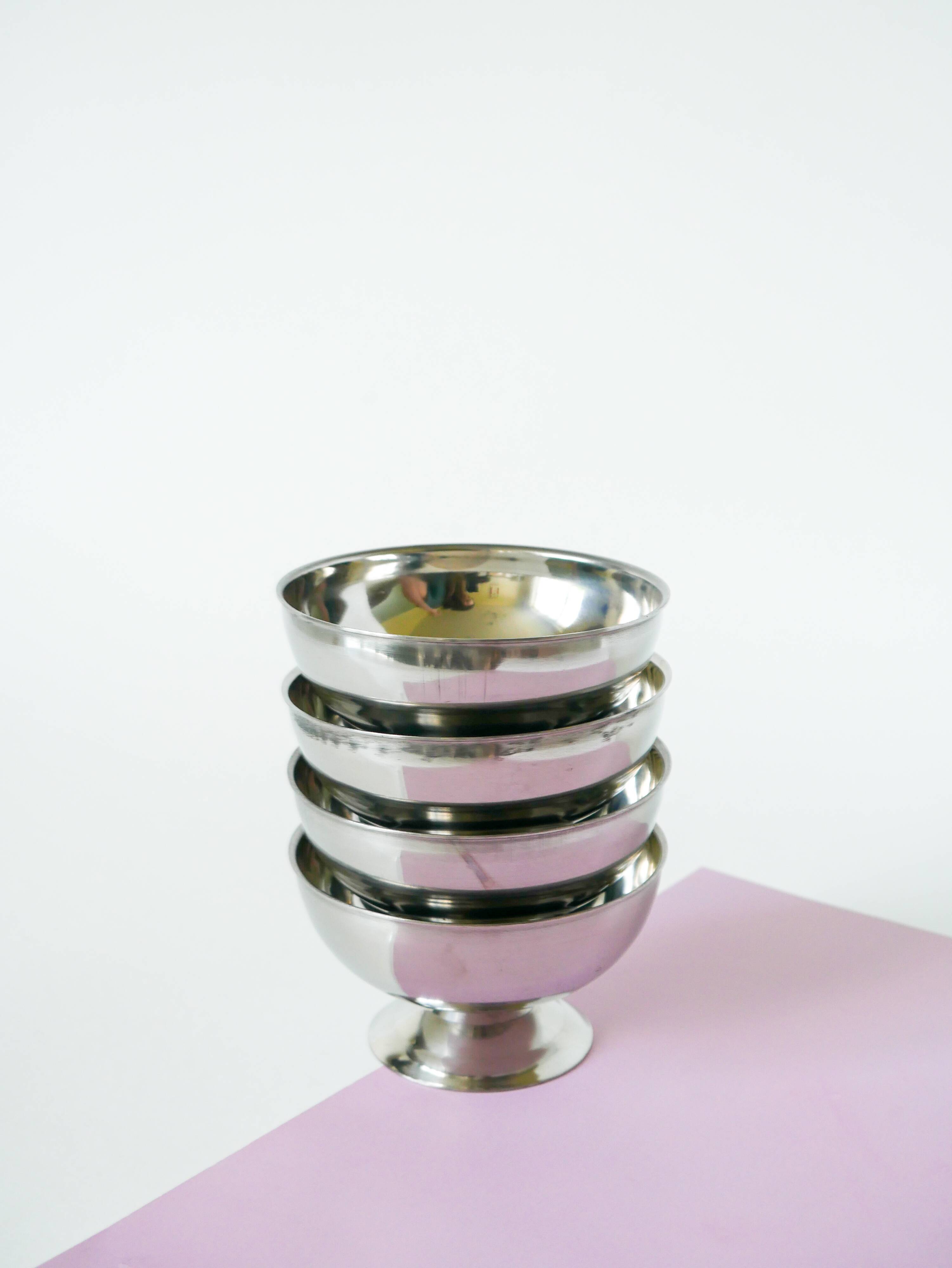 Set of 4 small stainless steel ice cream cups, Design, 1970, 9.5 X 5.5 cm