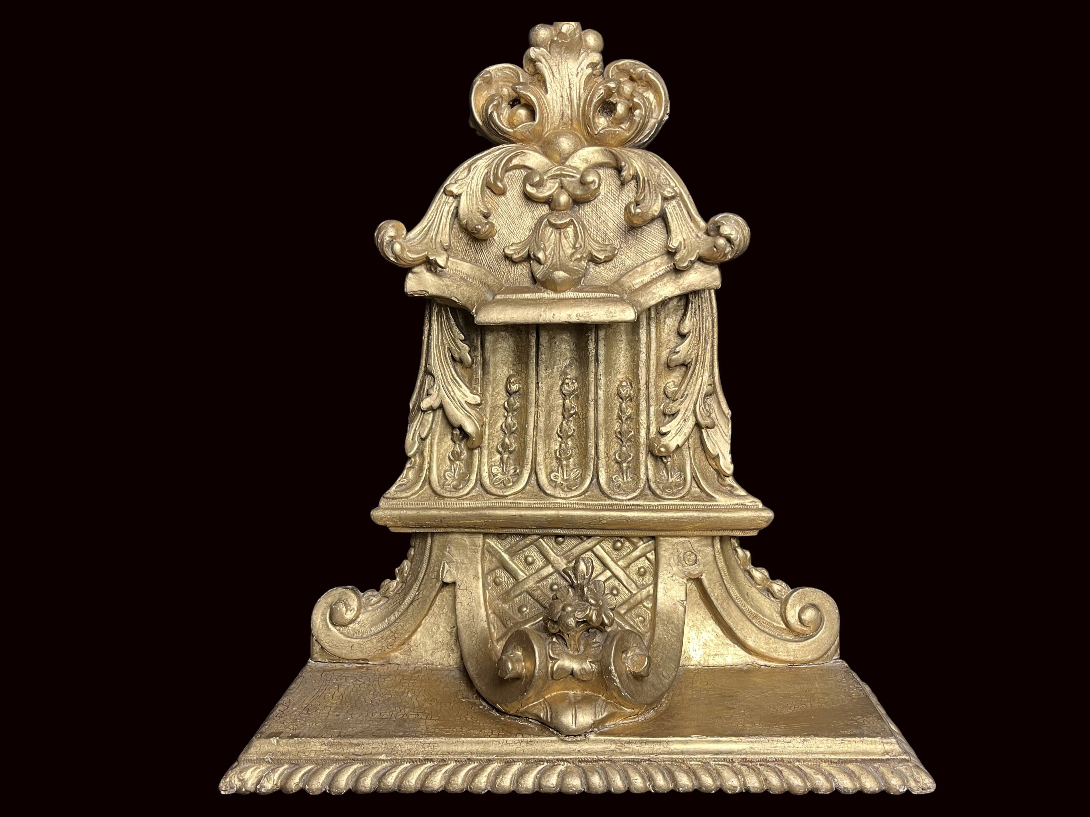 Church wall console shelf in carved gilded wood, 19th century.