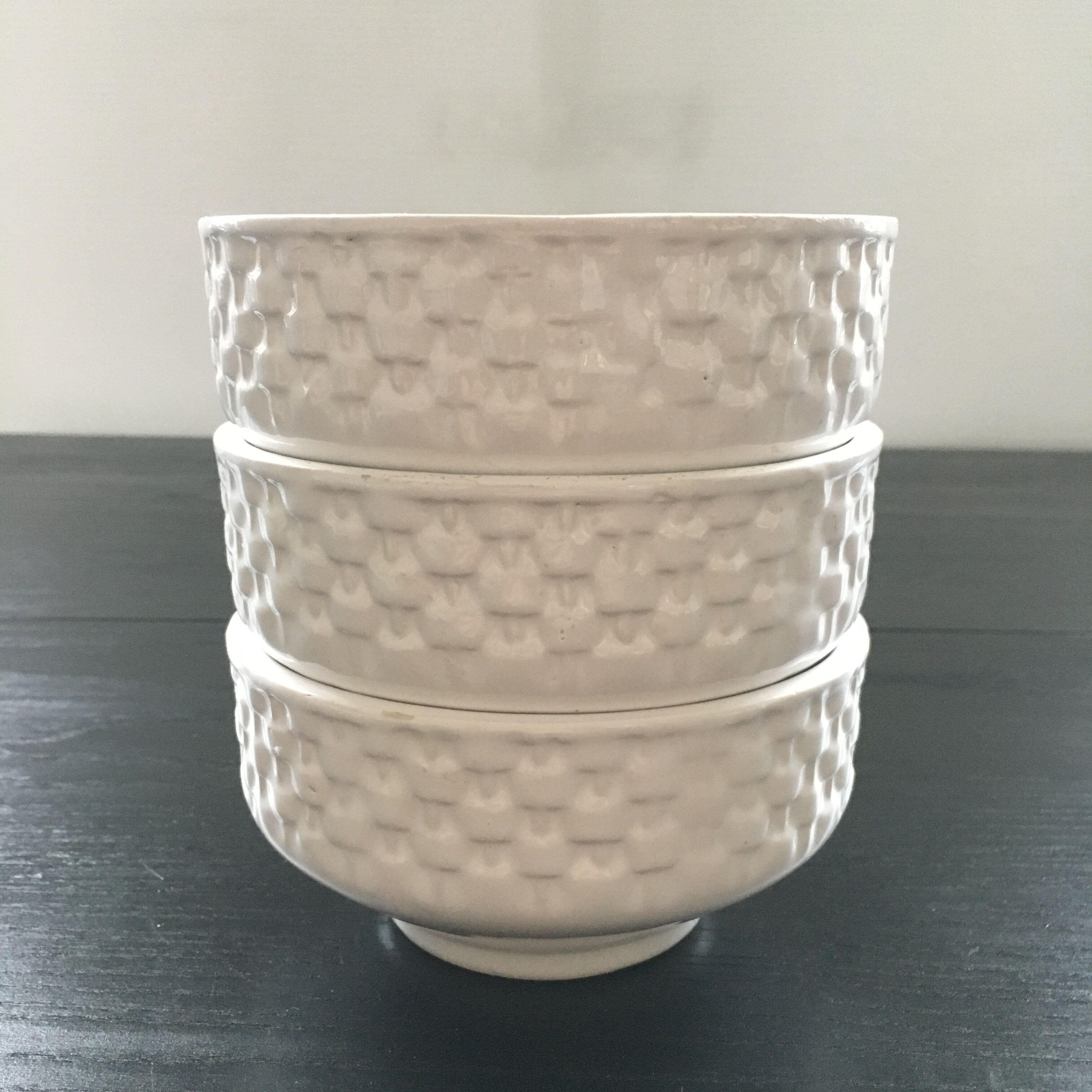 Set of 3 white slip bowls
