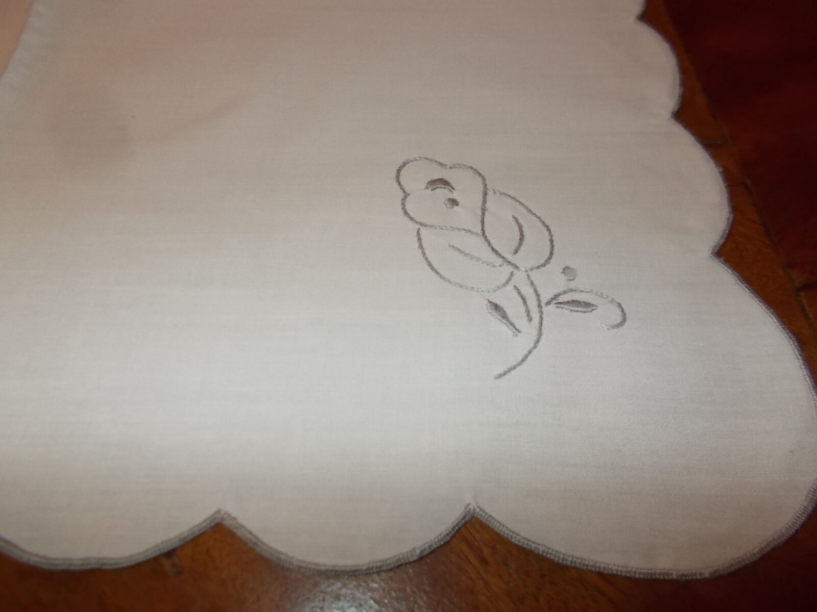 Vintage embroidered tablecloth 250 x 170 and 12 towels