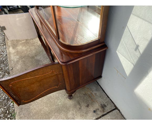 Chippendale style window medium oak color