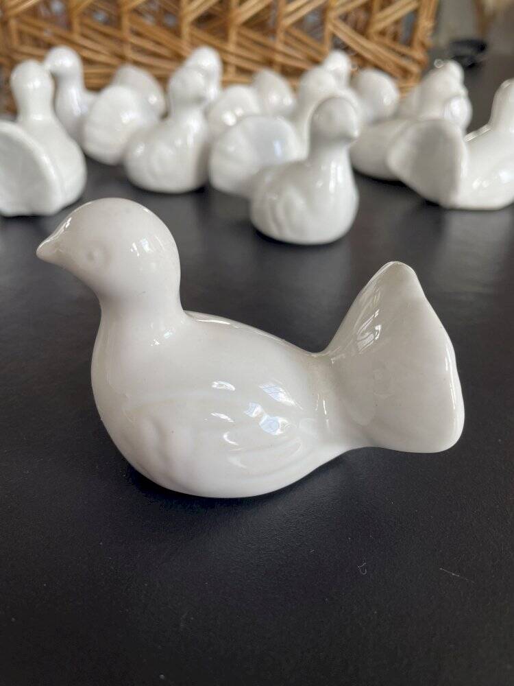 11 zoomorphic ceramic knife rests in white