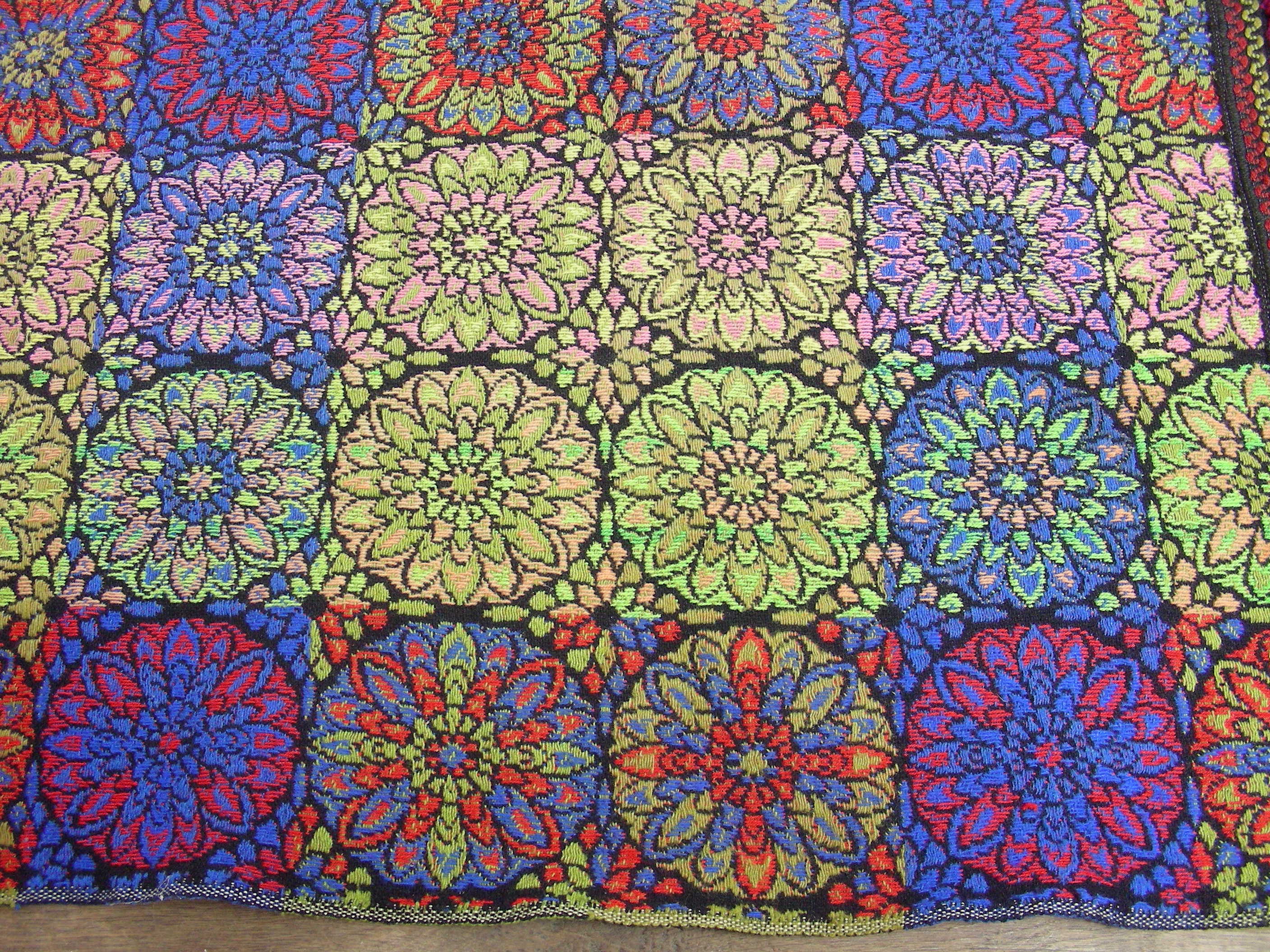 Carpet old kilim in the 1970s lotus flowers 235 x 200 cm