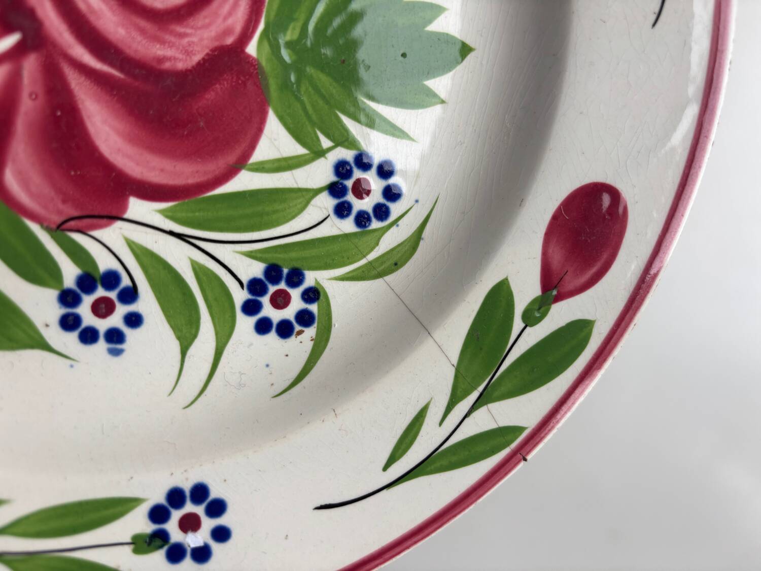 Set of 7 assorted plates