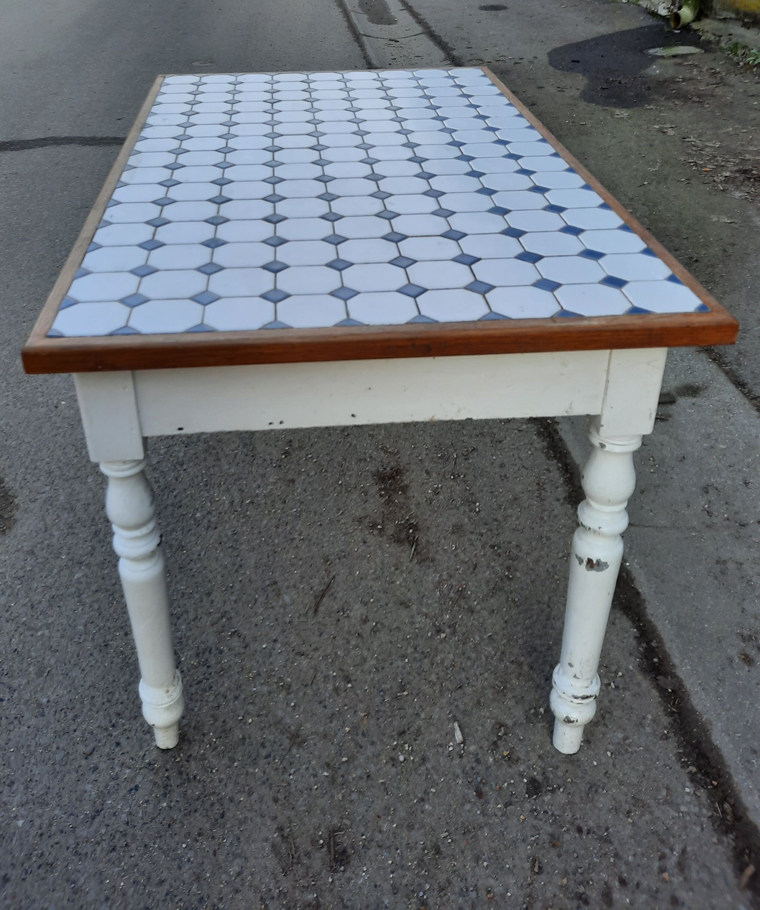 Table cuisine en carrelage