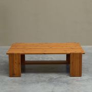 Table basse architecturale en pin massif années 1970