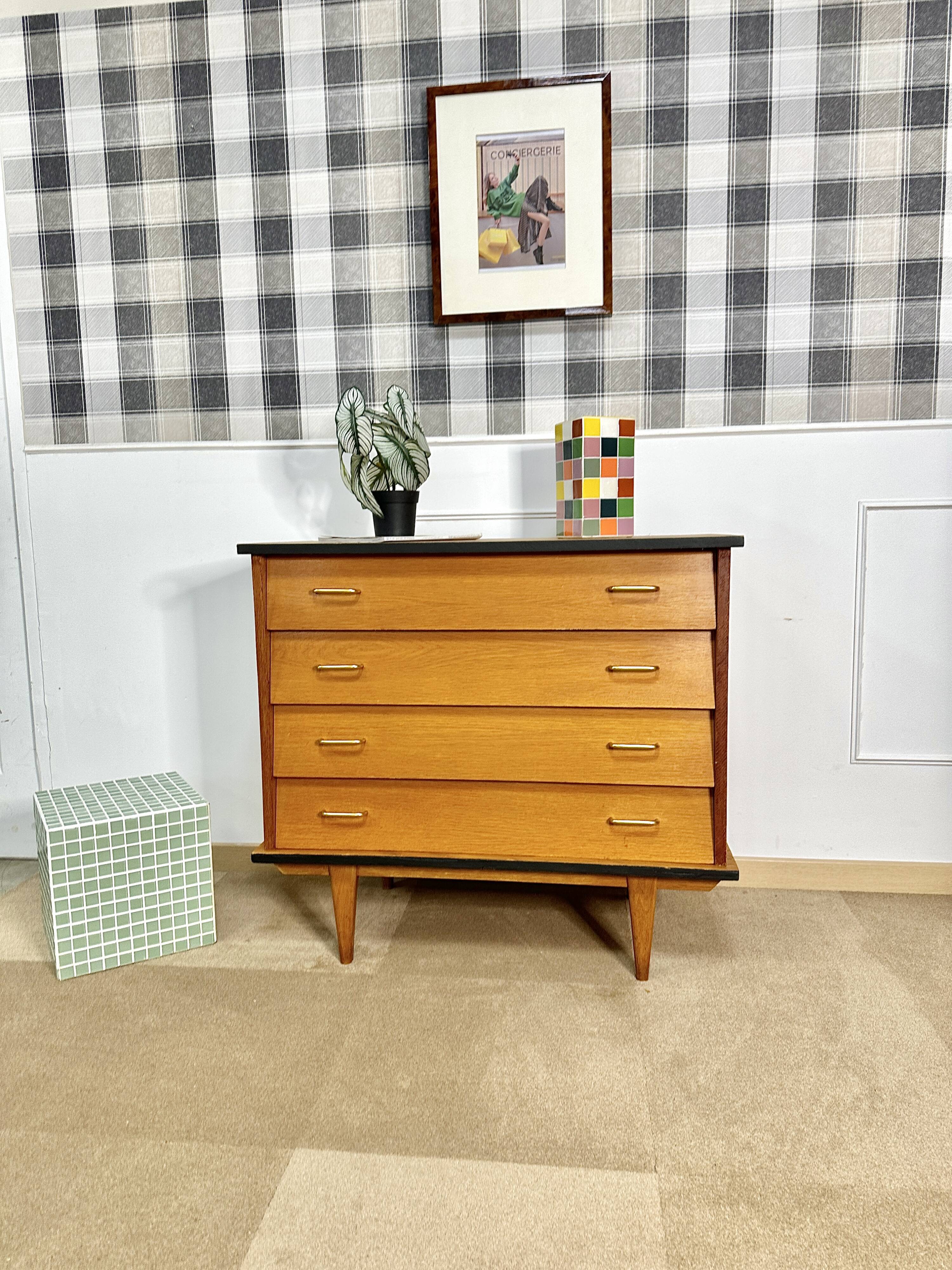 Vintage chest of drawers