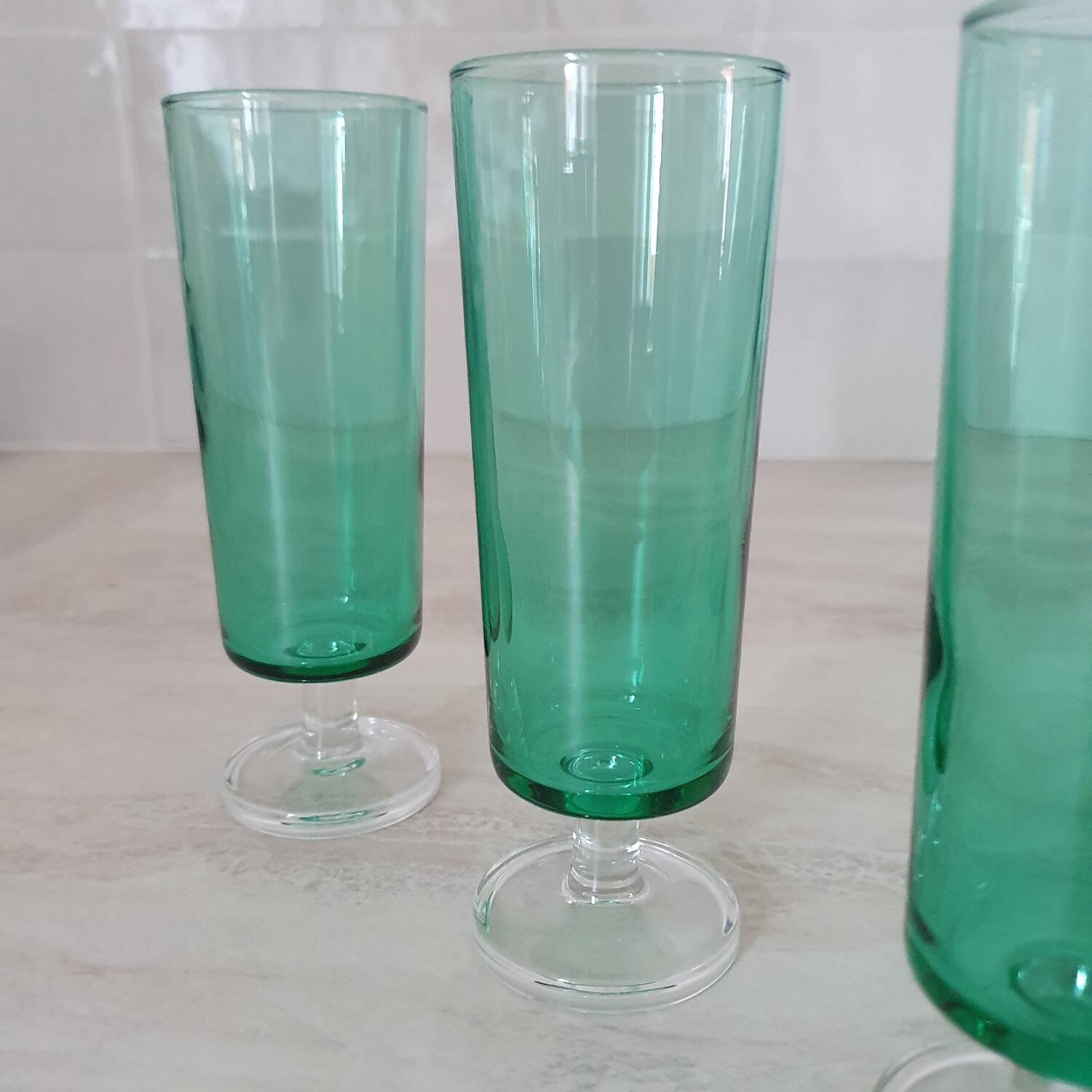 Set of 4 green flutes, Cavalier model, by Luminarc