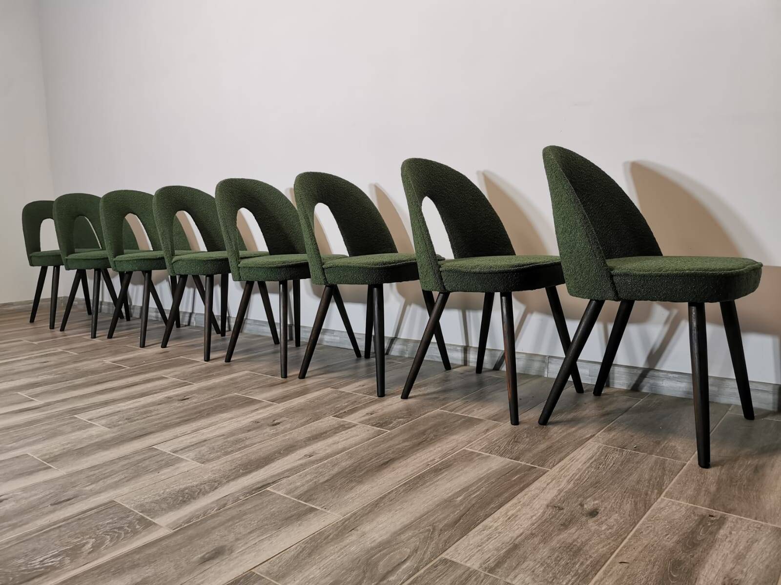 Chaises de salle à manger par Antonin Suman, 1960s, Set de 8