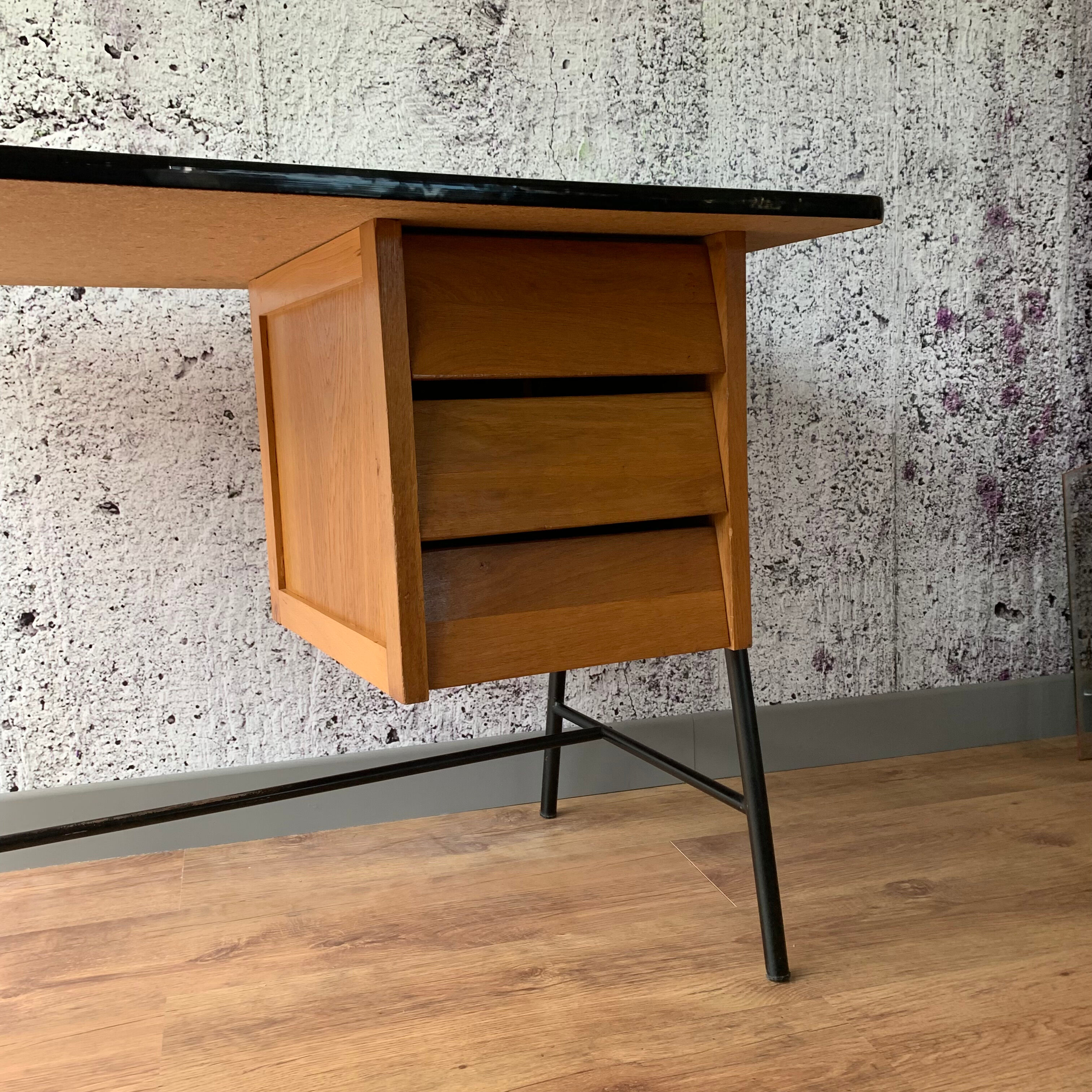 Office wood and formica