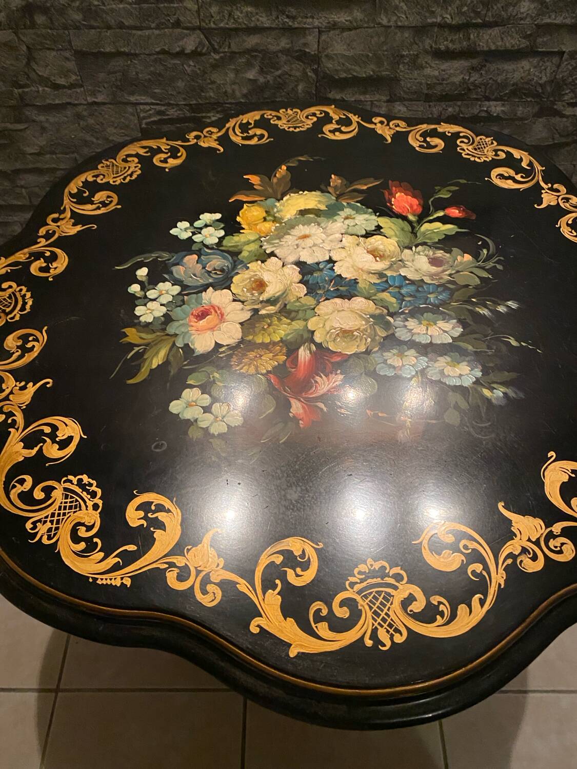 Tripod tilting side table from the Napoleon III period.