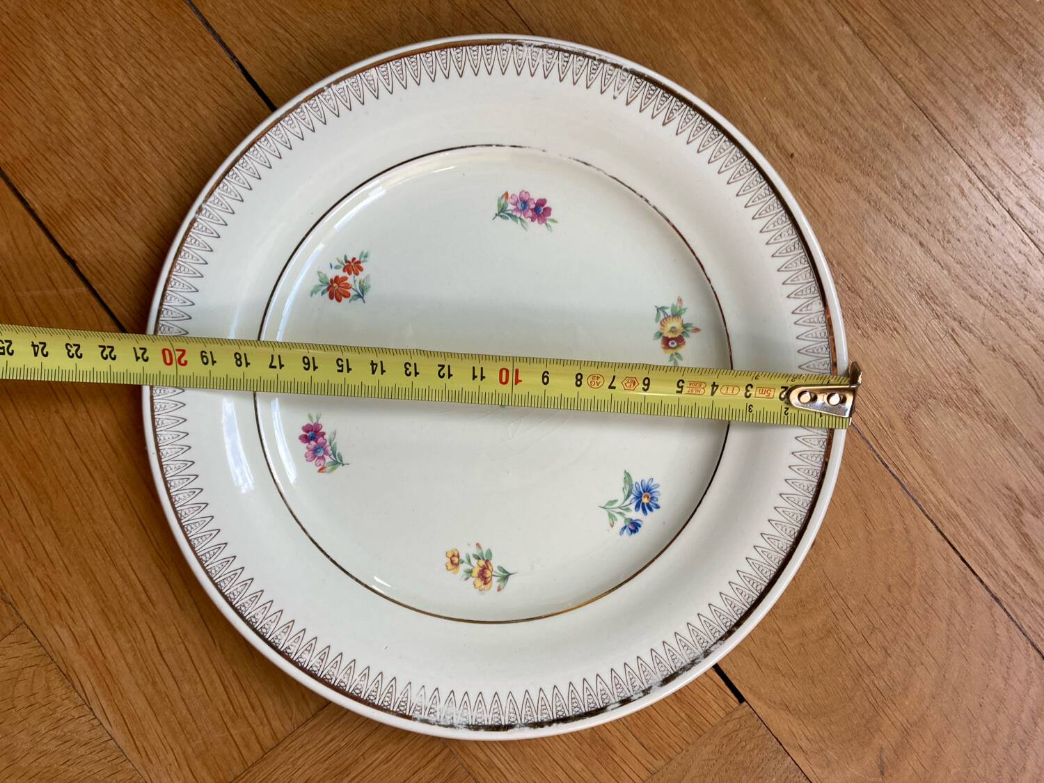 Ceranord St Amand flower dessert plates